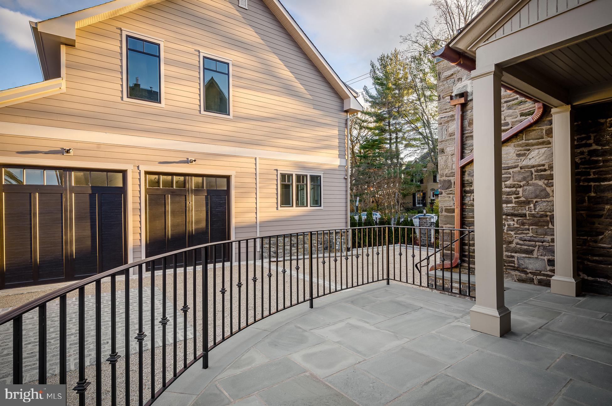 CHESTNUT HILL - Residential