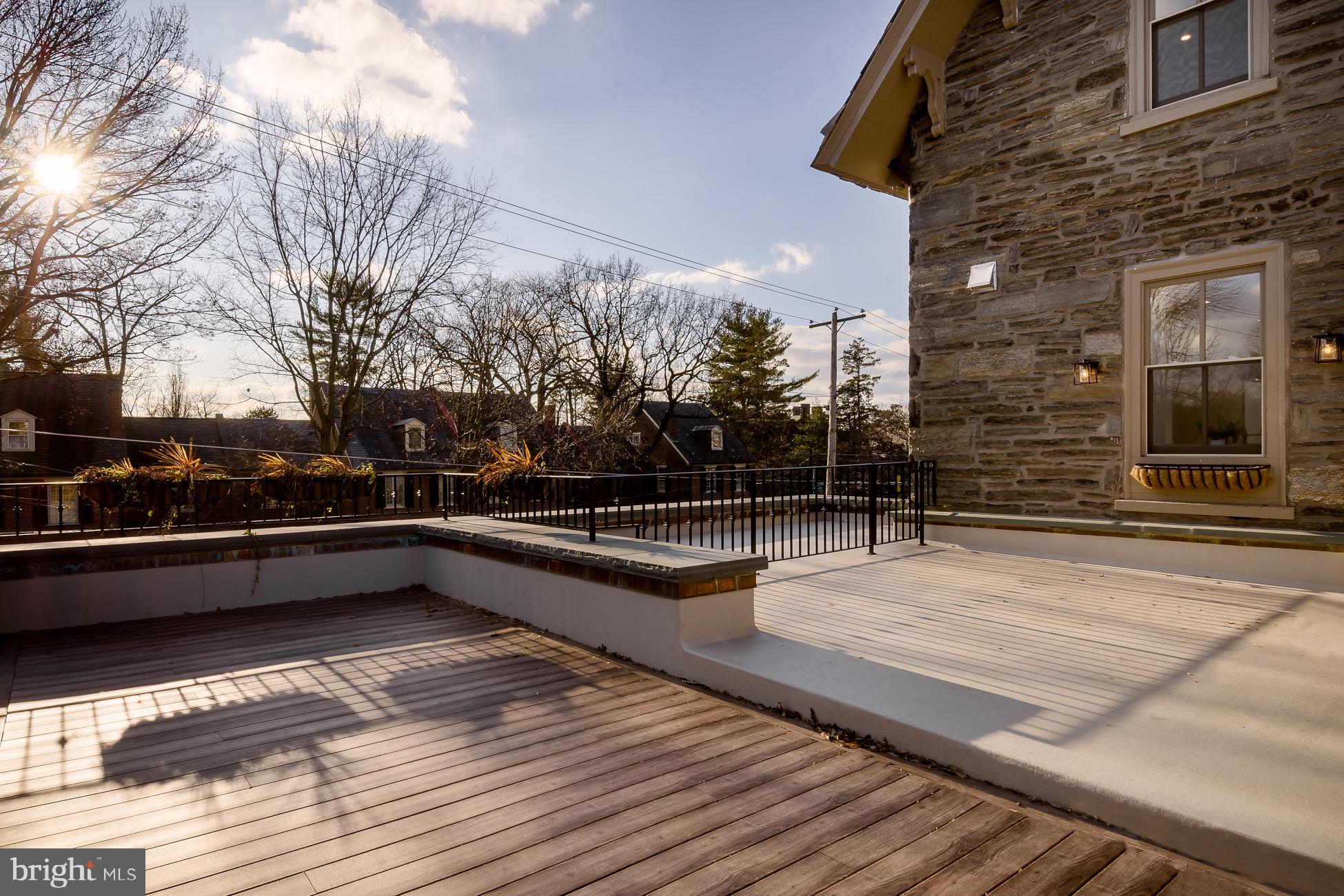 CHESTNUT HILL - Residential