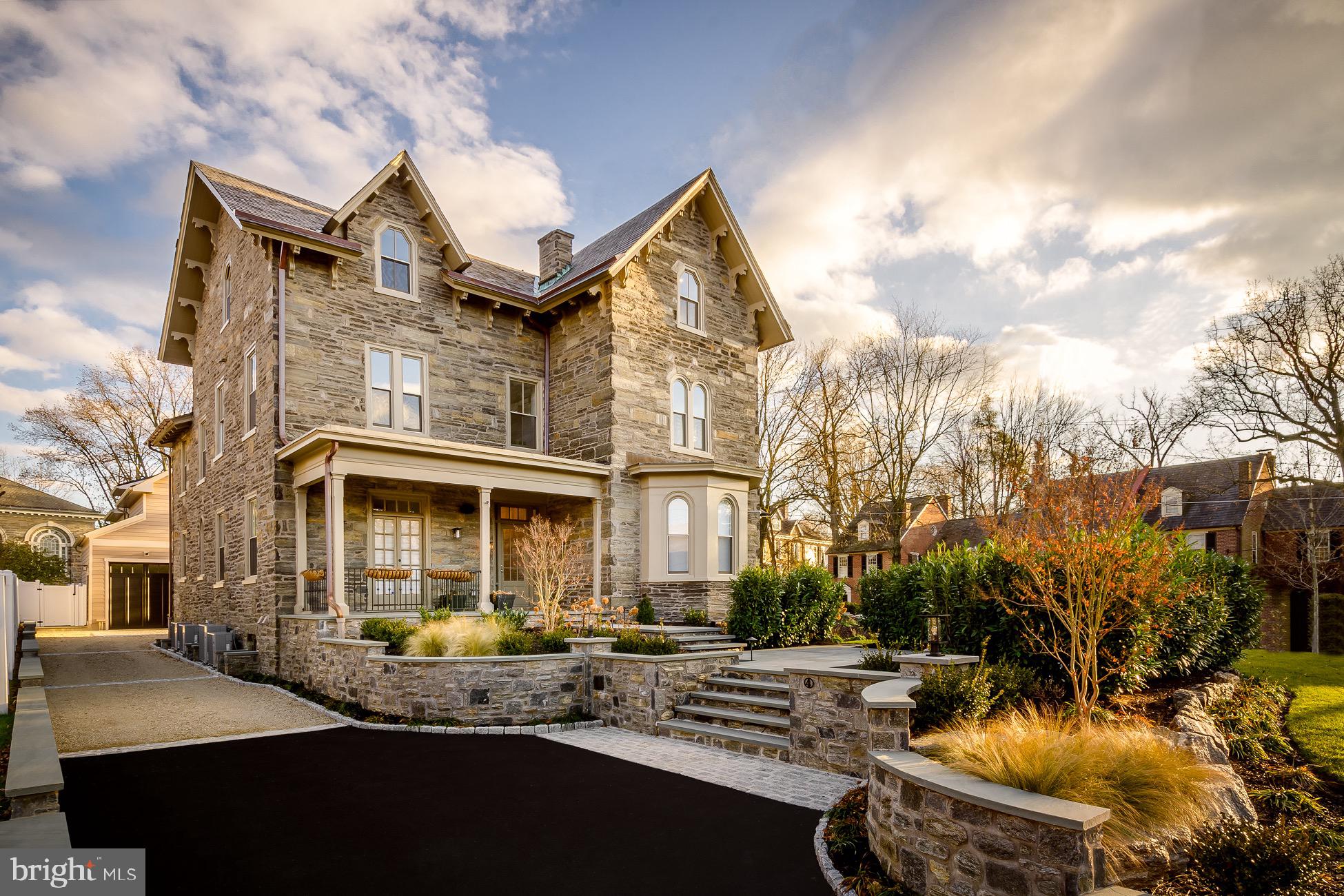 CHESTNUT HILL - Residential