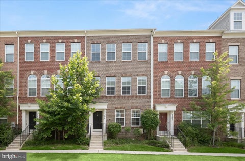 Townhouse For Sale - 7204 Barrberry Lane<br/> BELTSVILLE, MD 20705