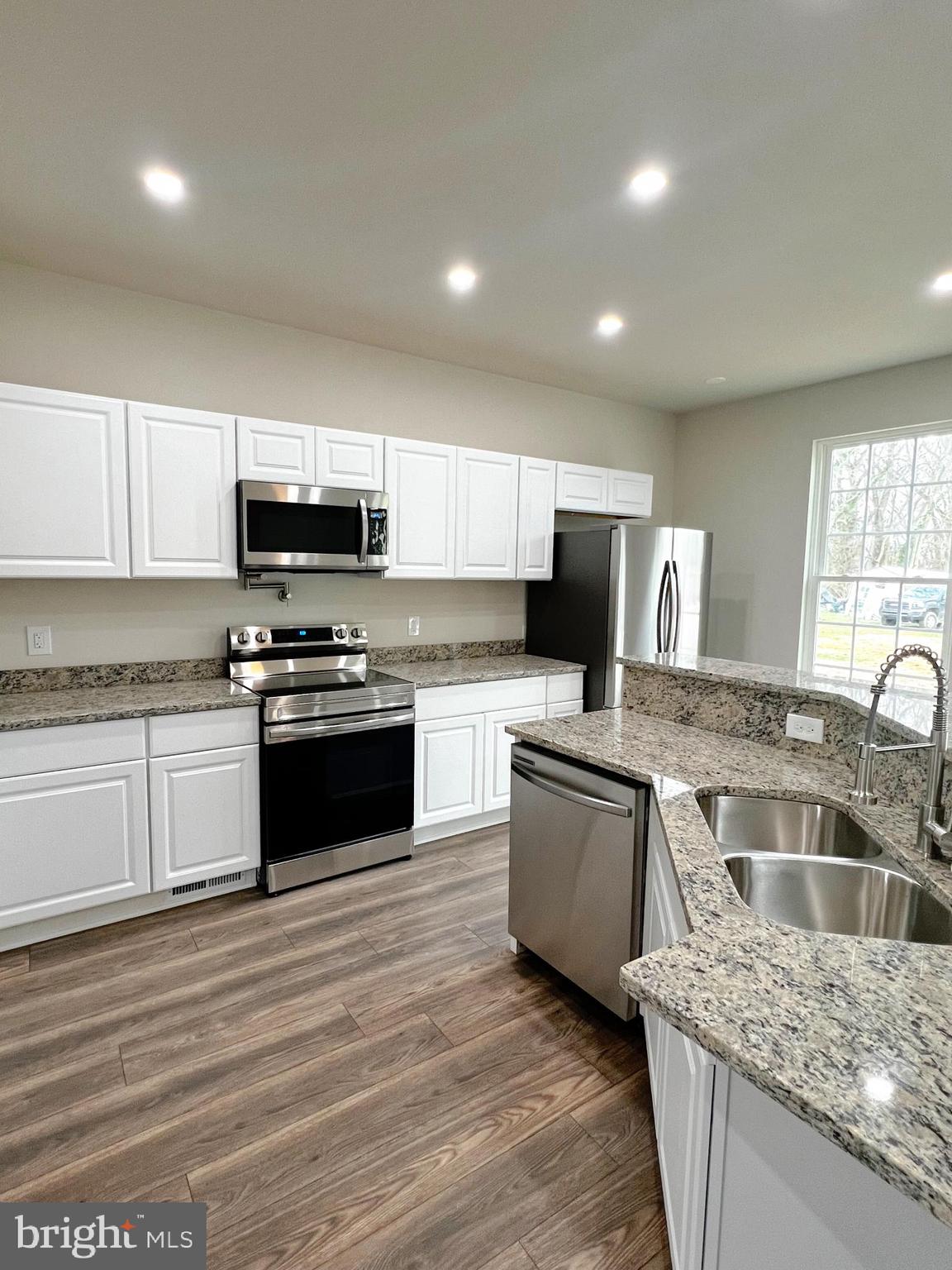 KEYES FERRY ACRES - Residential