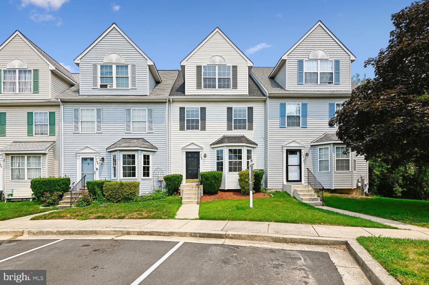 186 LANGDON FARM CIRCLE