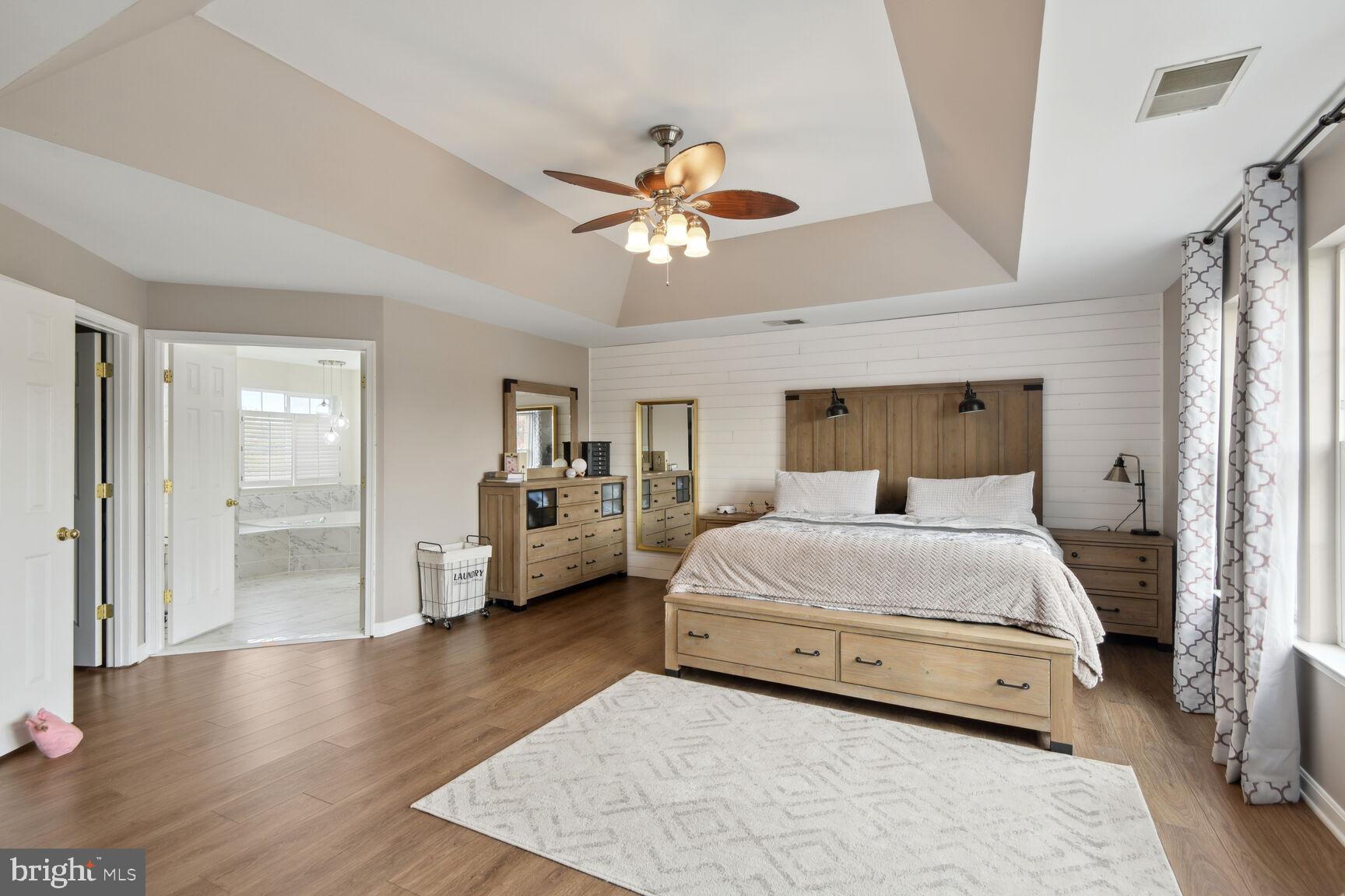 NORTH BROOK - Residential