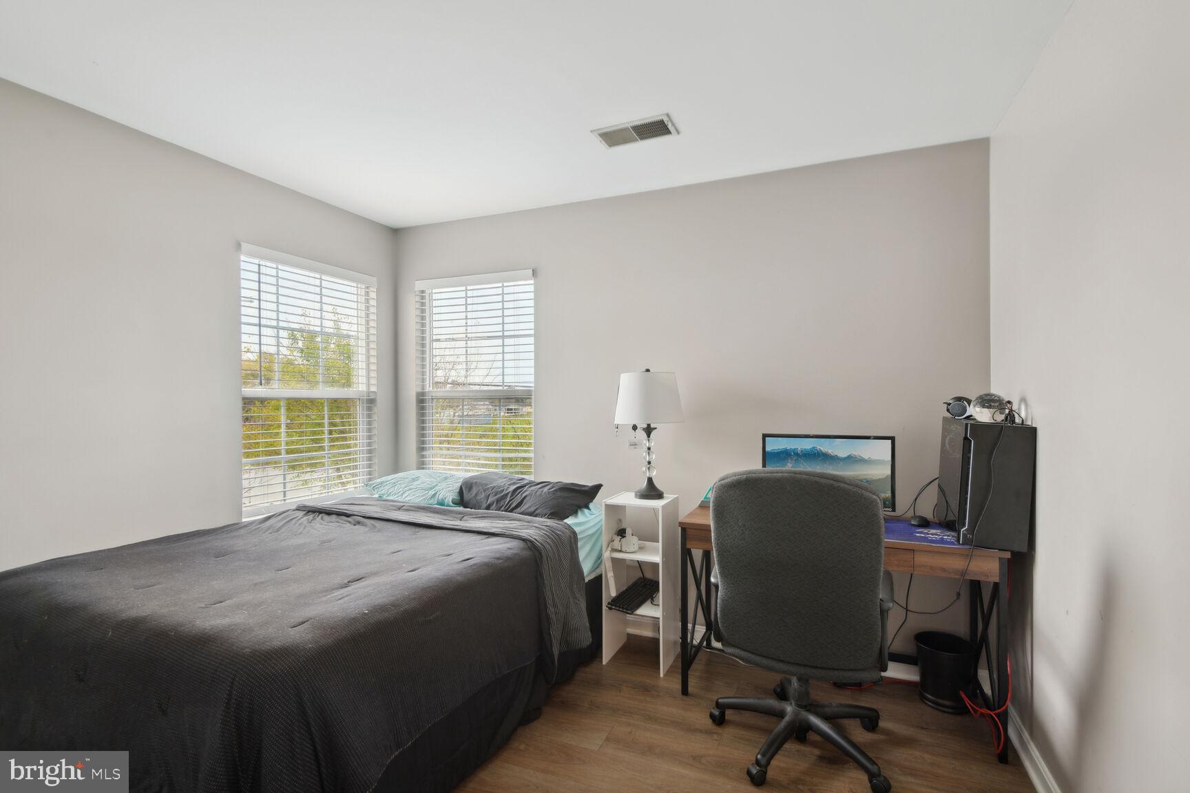 NORTH BROOK - Residential