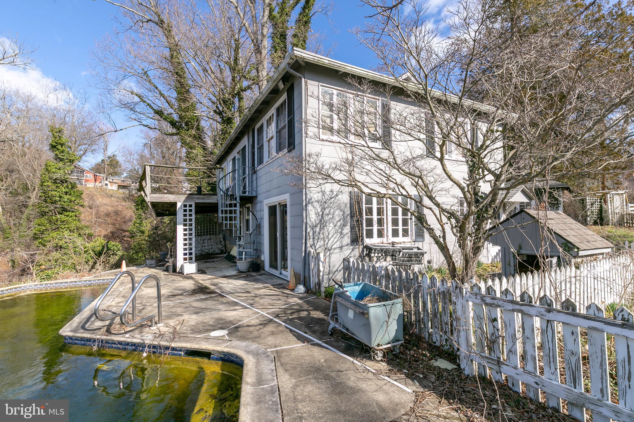 PINES ON THE SEVERN - Land