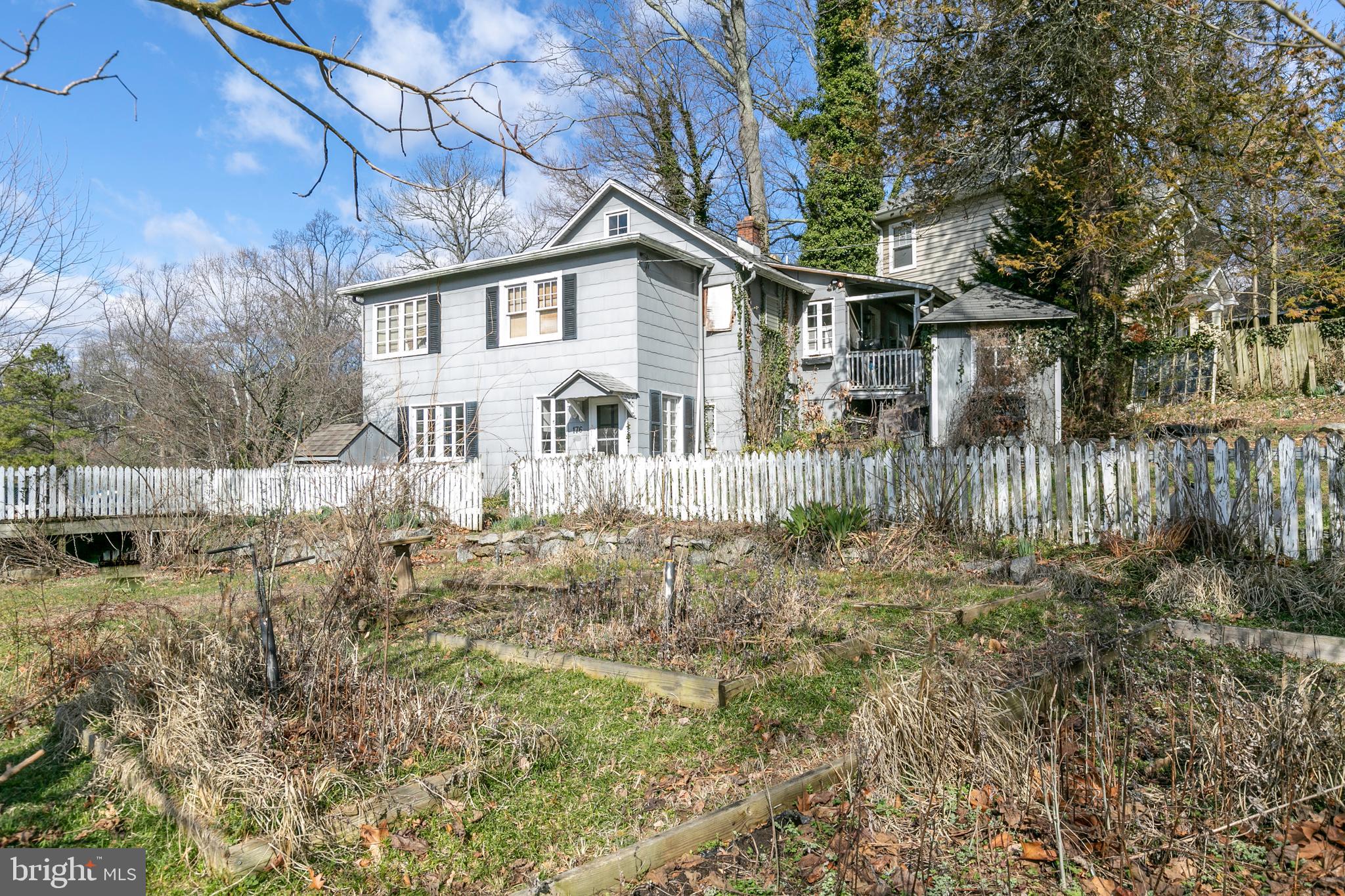 PINES ON THE SEVERN - Land