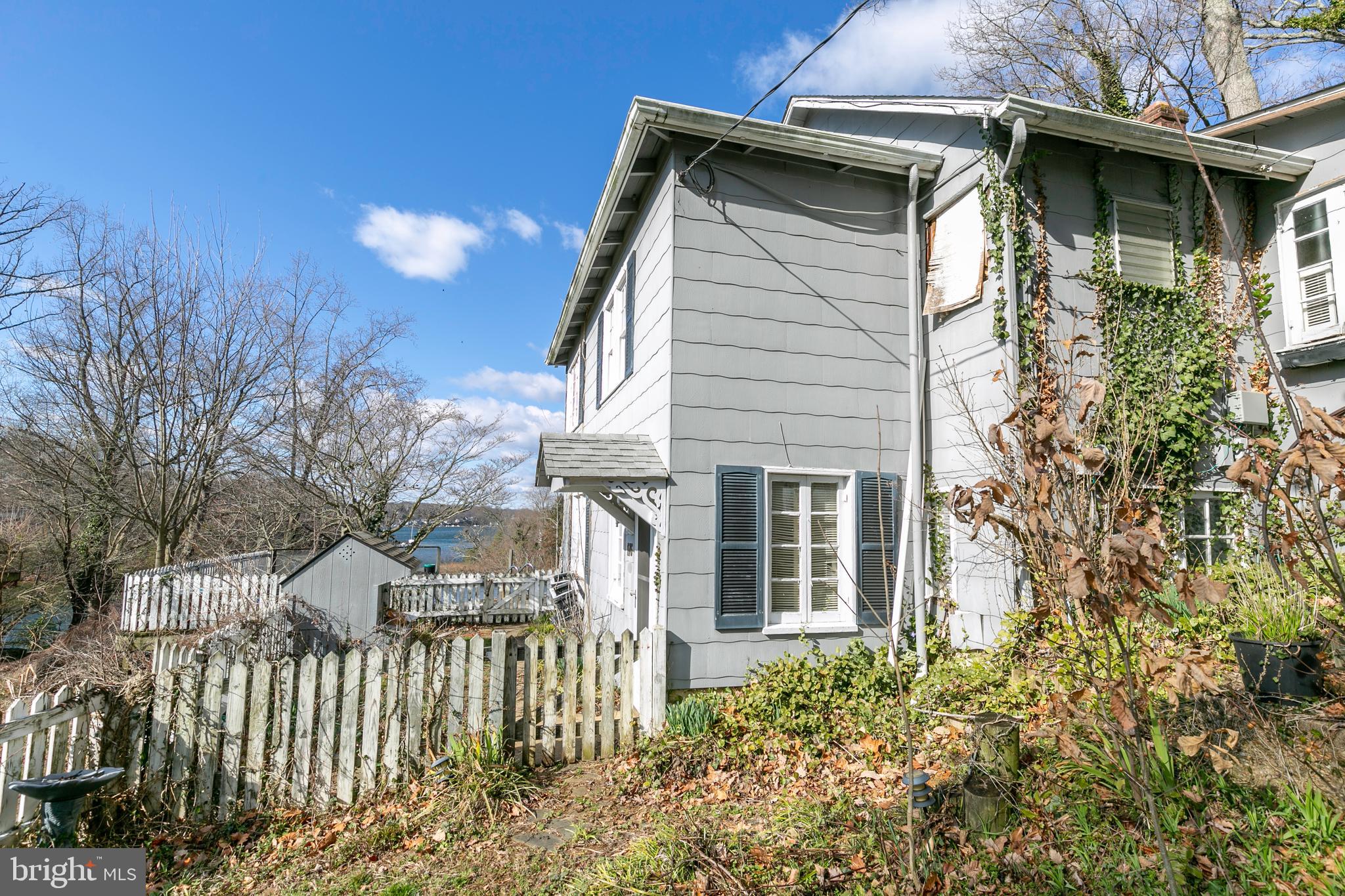 PINES ON THE SEVERN - Land