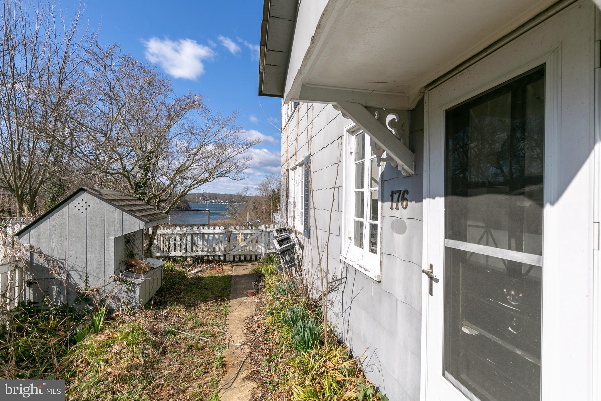 PINES ON THE SEVERN - Land