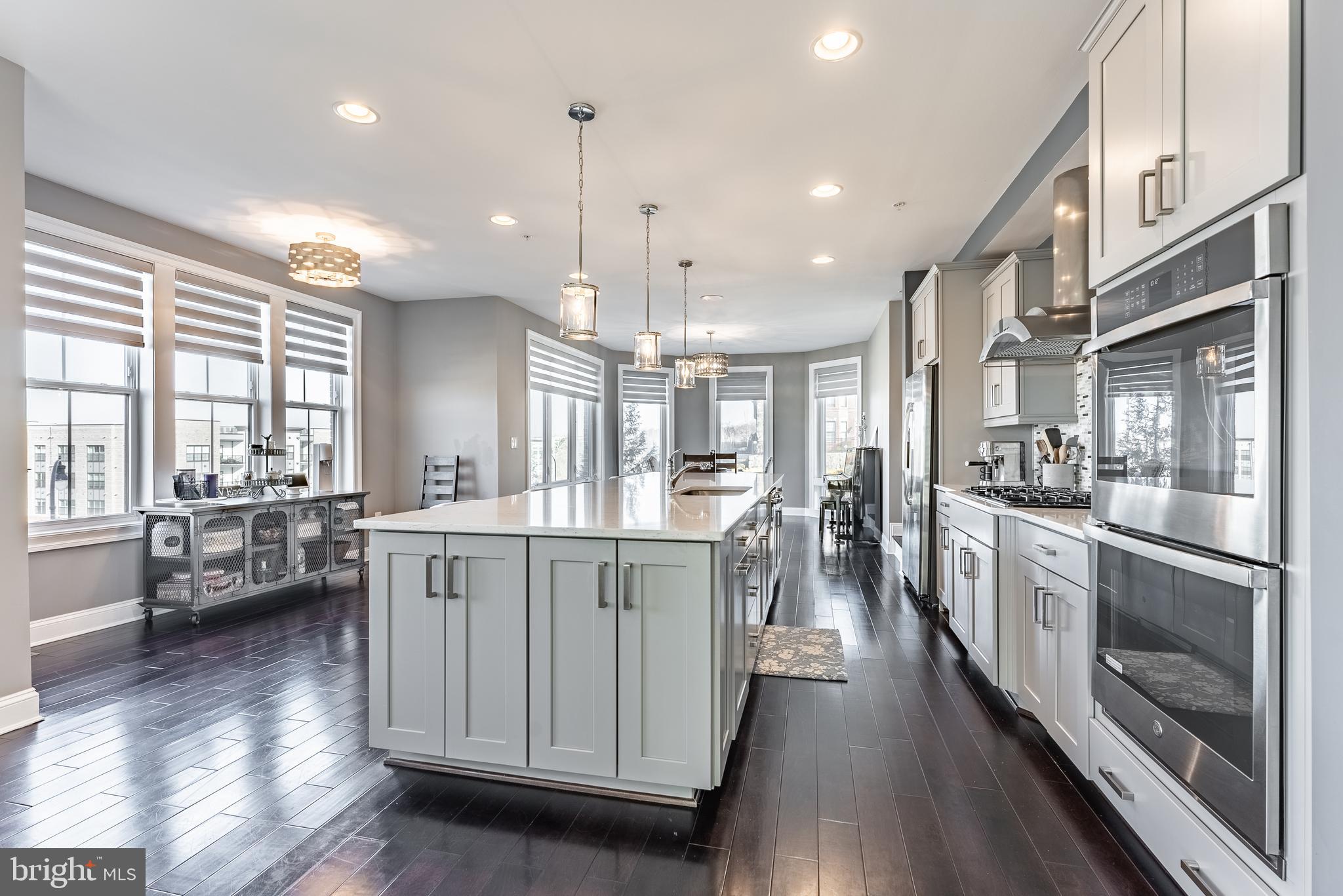 500 RIVERSAIL LANE 438