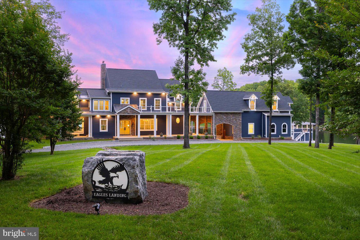 542 TWIN LAKES LANE