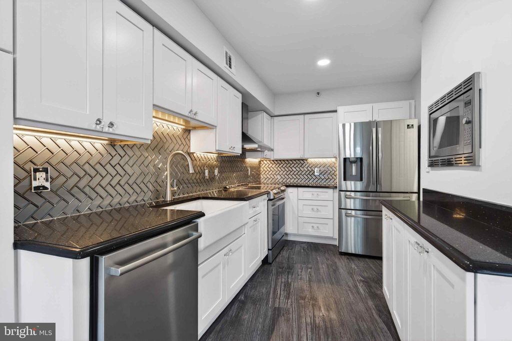 Photo of 1300 Crystal Drive #1107S, ARLINGTON, VA 22202 (MLS # VAAR2073114)