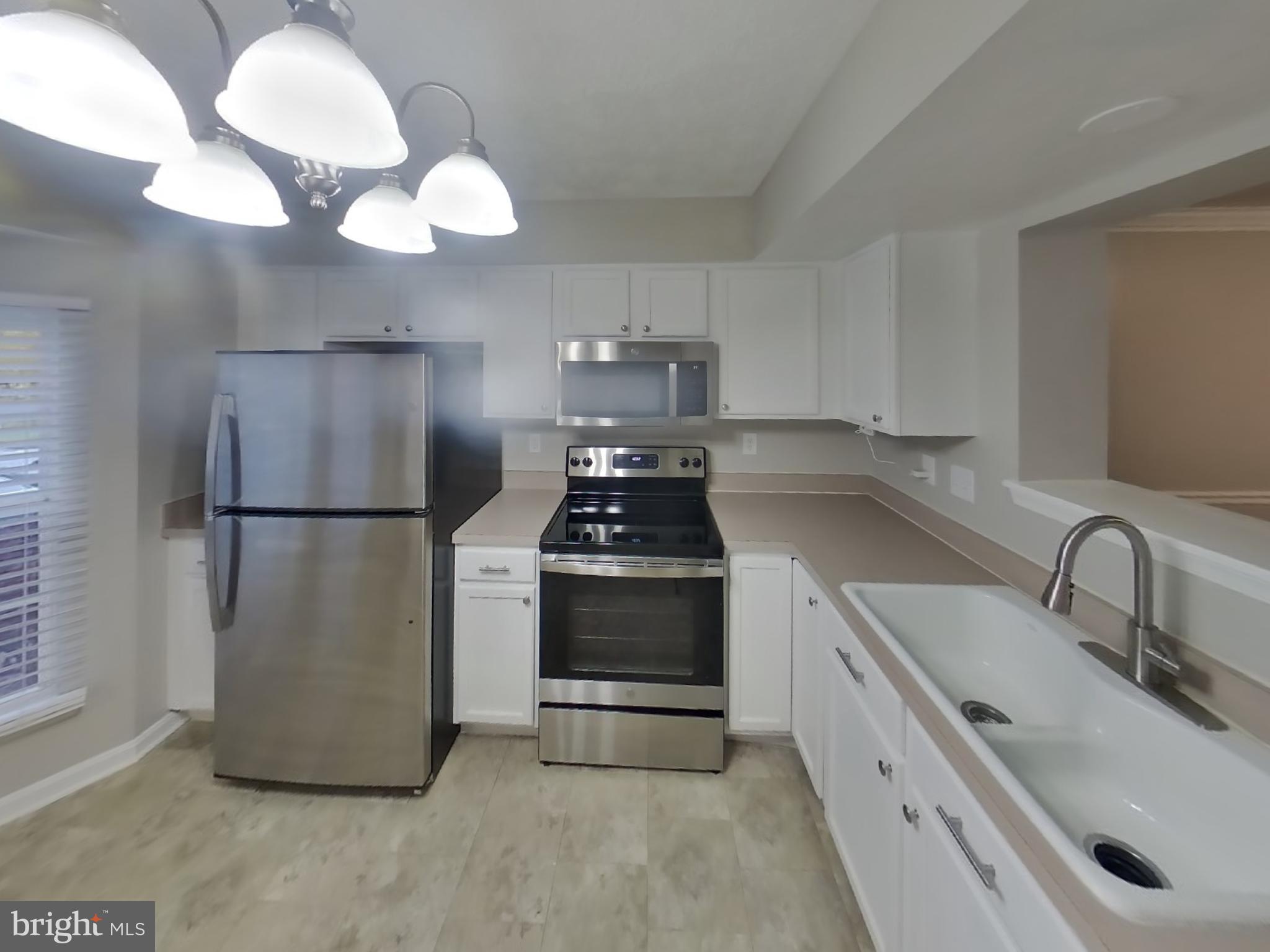 WOODLAND MANOR - Residential Lease