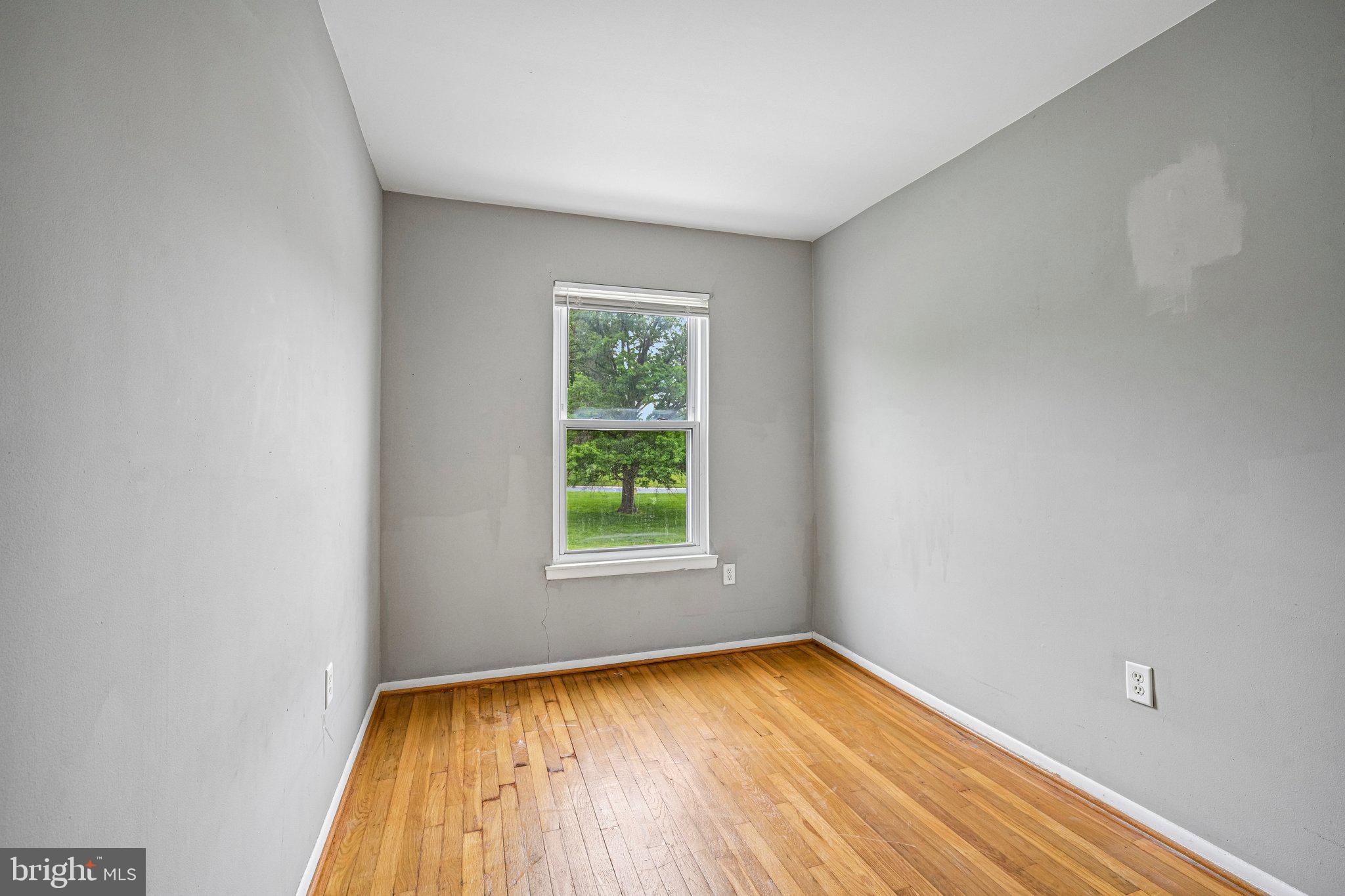 WHISPERING PINES - Residential