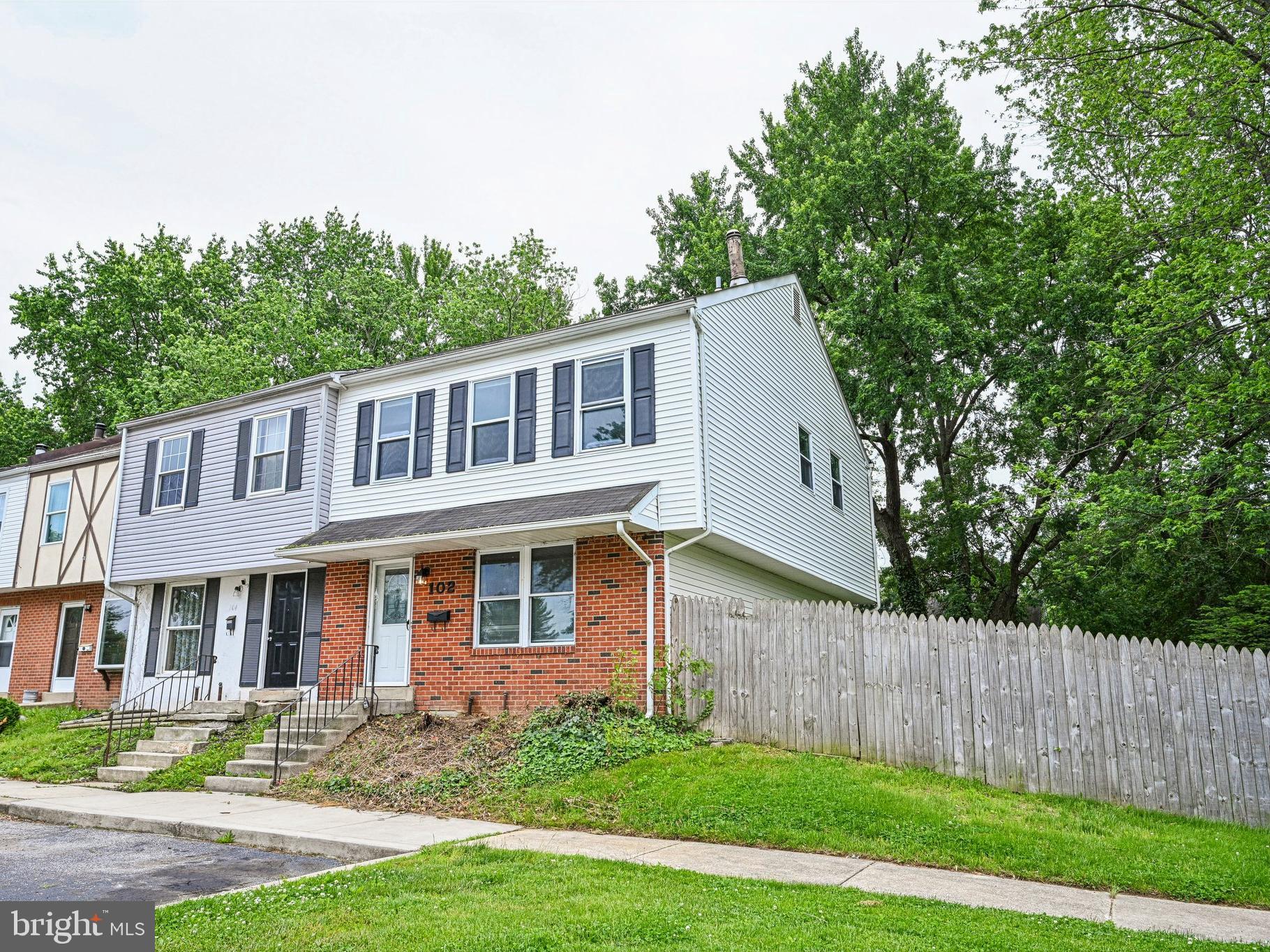 WHISPERING PINES - Residential
