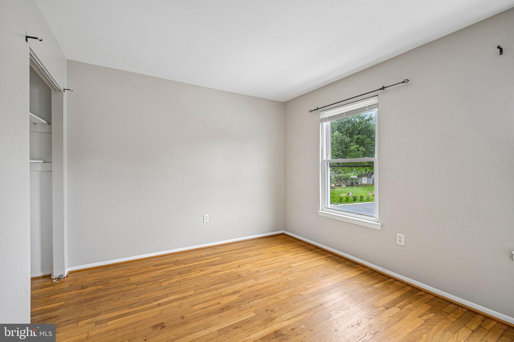WHISPERING PINES - Residential