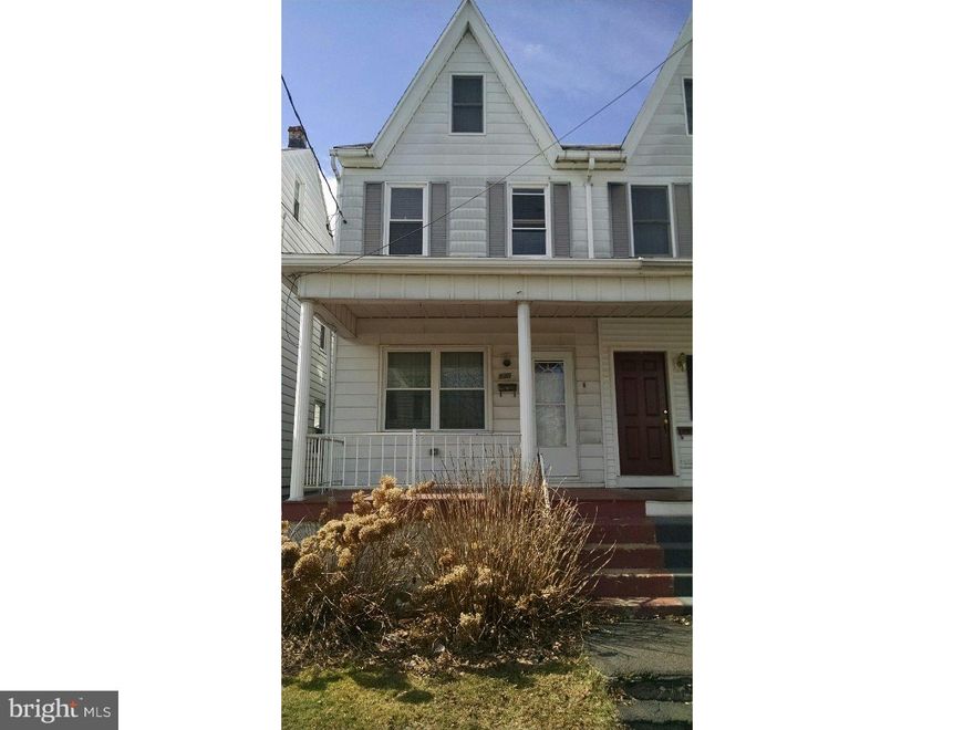 Nice and spacious three bedroom, one and a half bath, semi detached home in the heart of Frackville. This home features a large living room, eat in kitchen, first floor laundry and a large two car garage. Minutes from Rt. 81 !