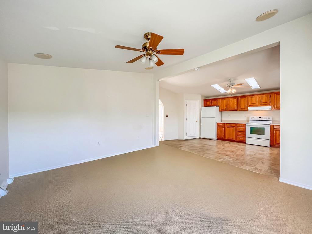 BUCKINGHAM SPRINGS - Residential