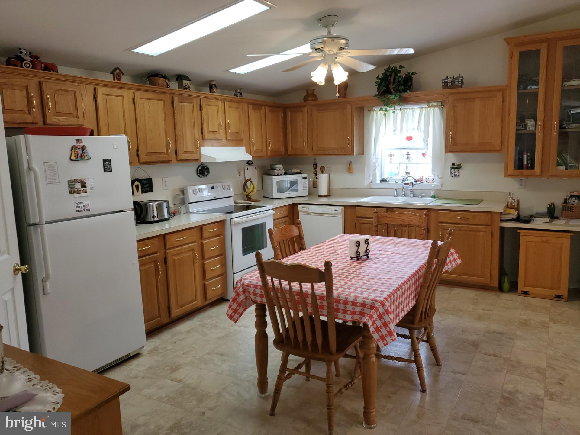 529 HONEYSUCKLE COURT