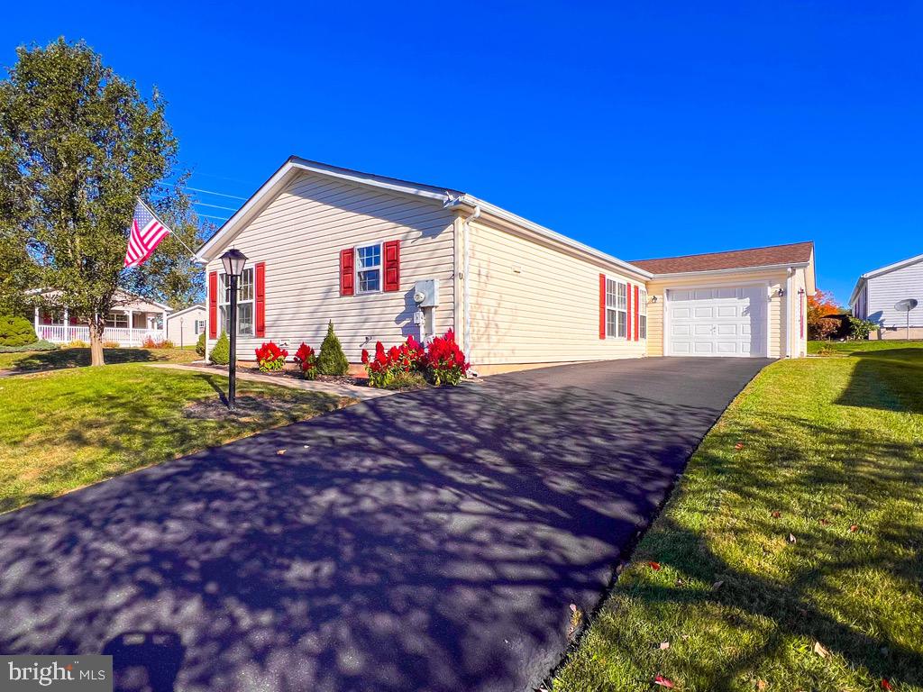 BUCKINGHAM SPRINGS - Residential