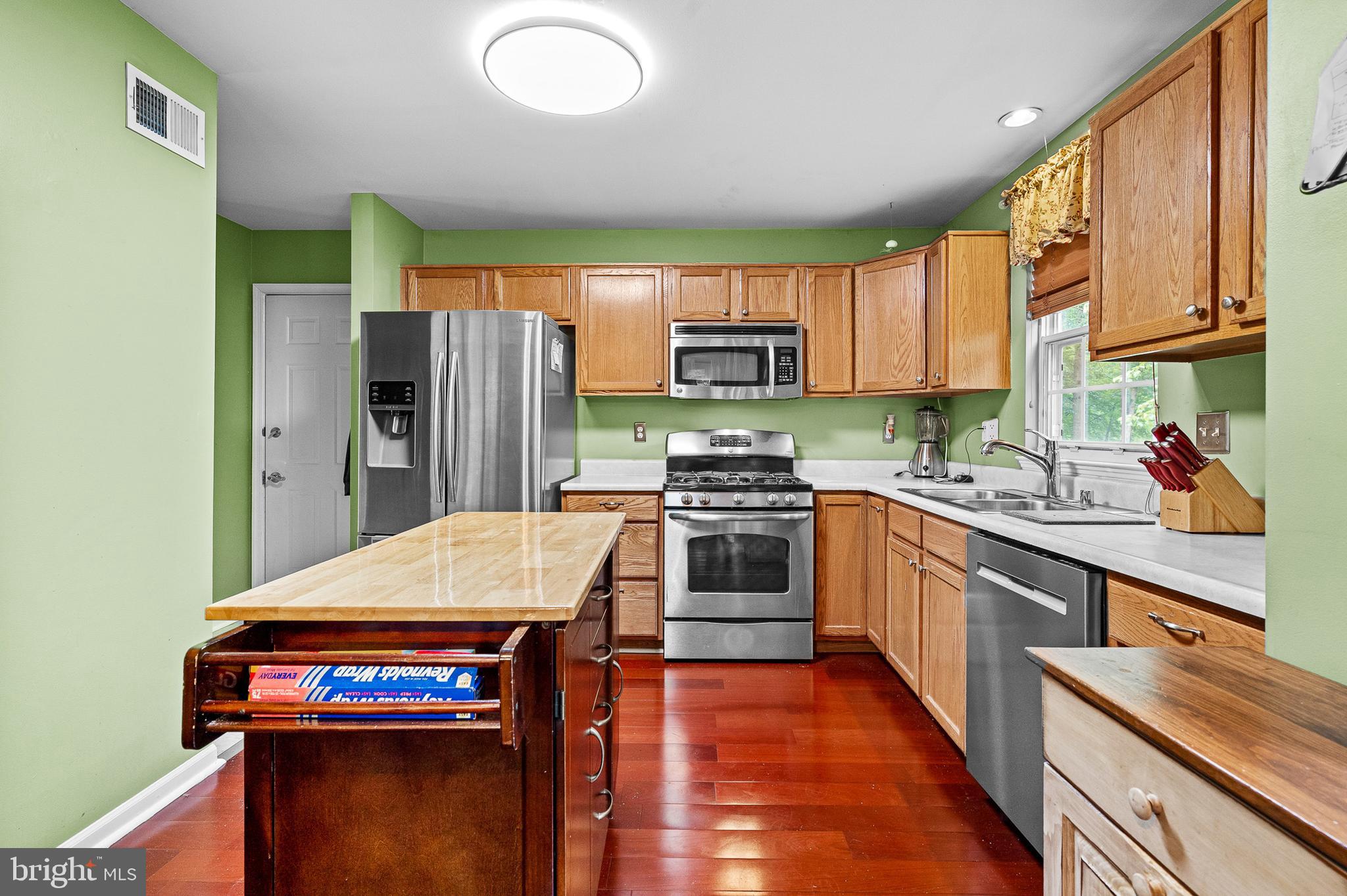 1005 MARINER ROAD