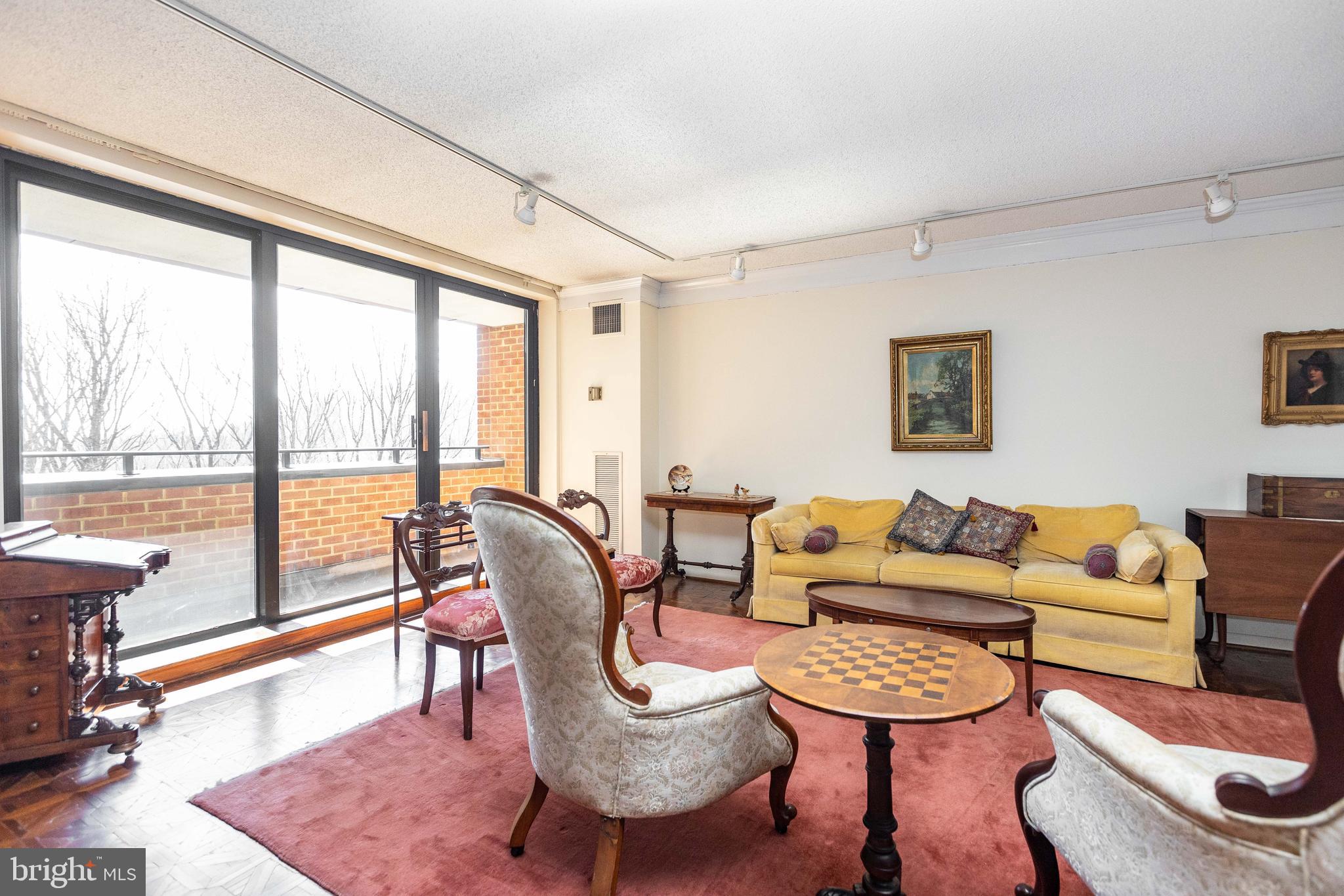 CROSS KEYS - Residential