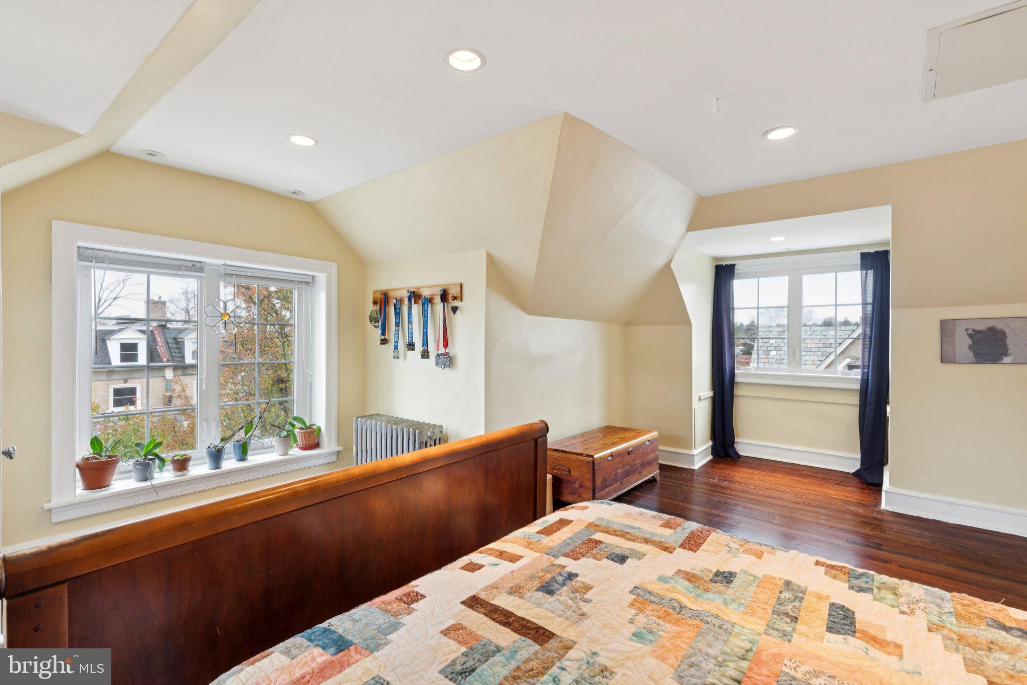 CHESTNUT HILL - Residential