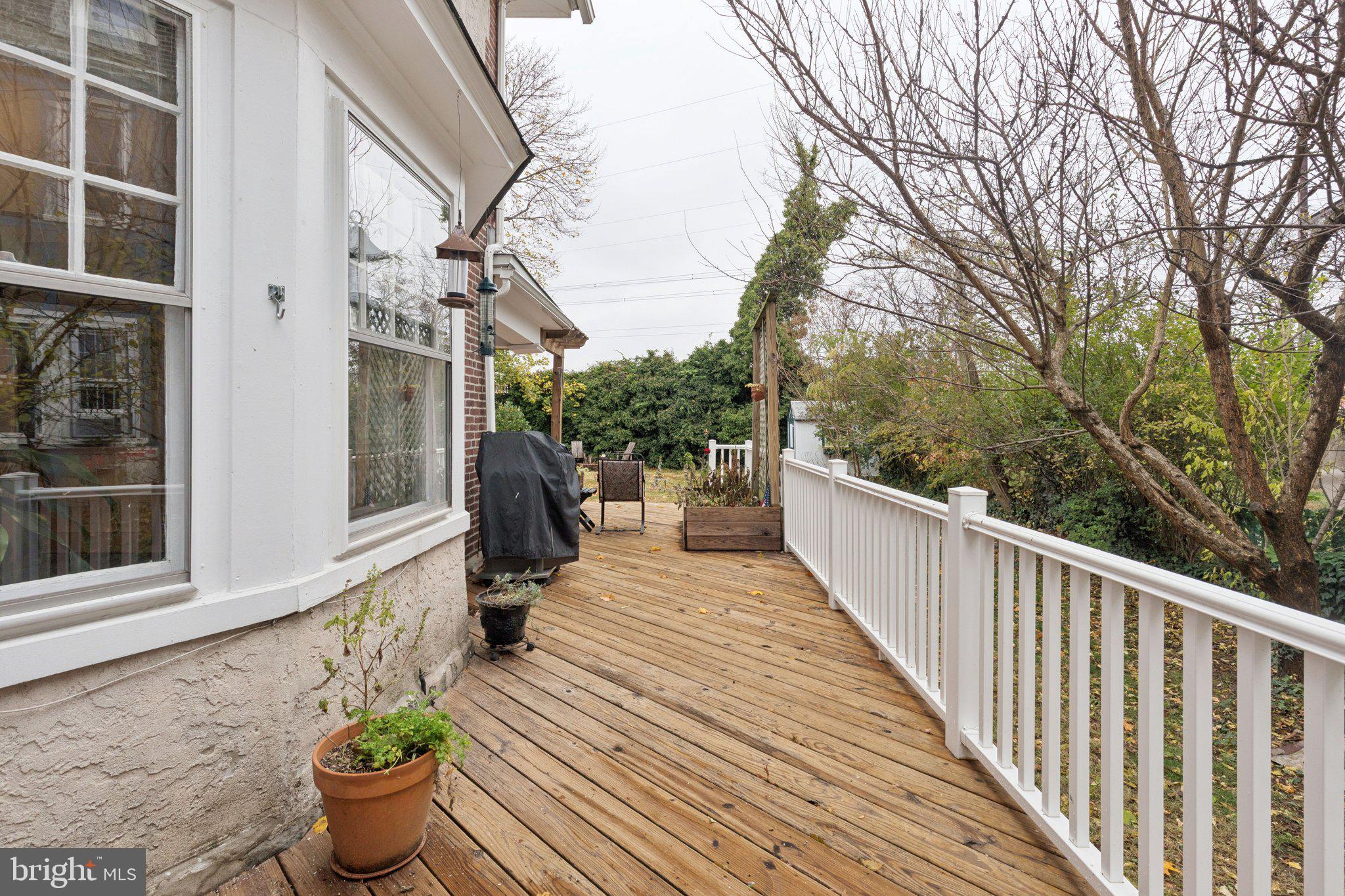 CHESTNUT HILL - Residential