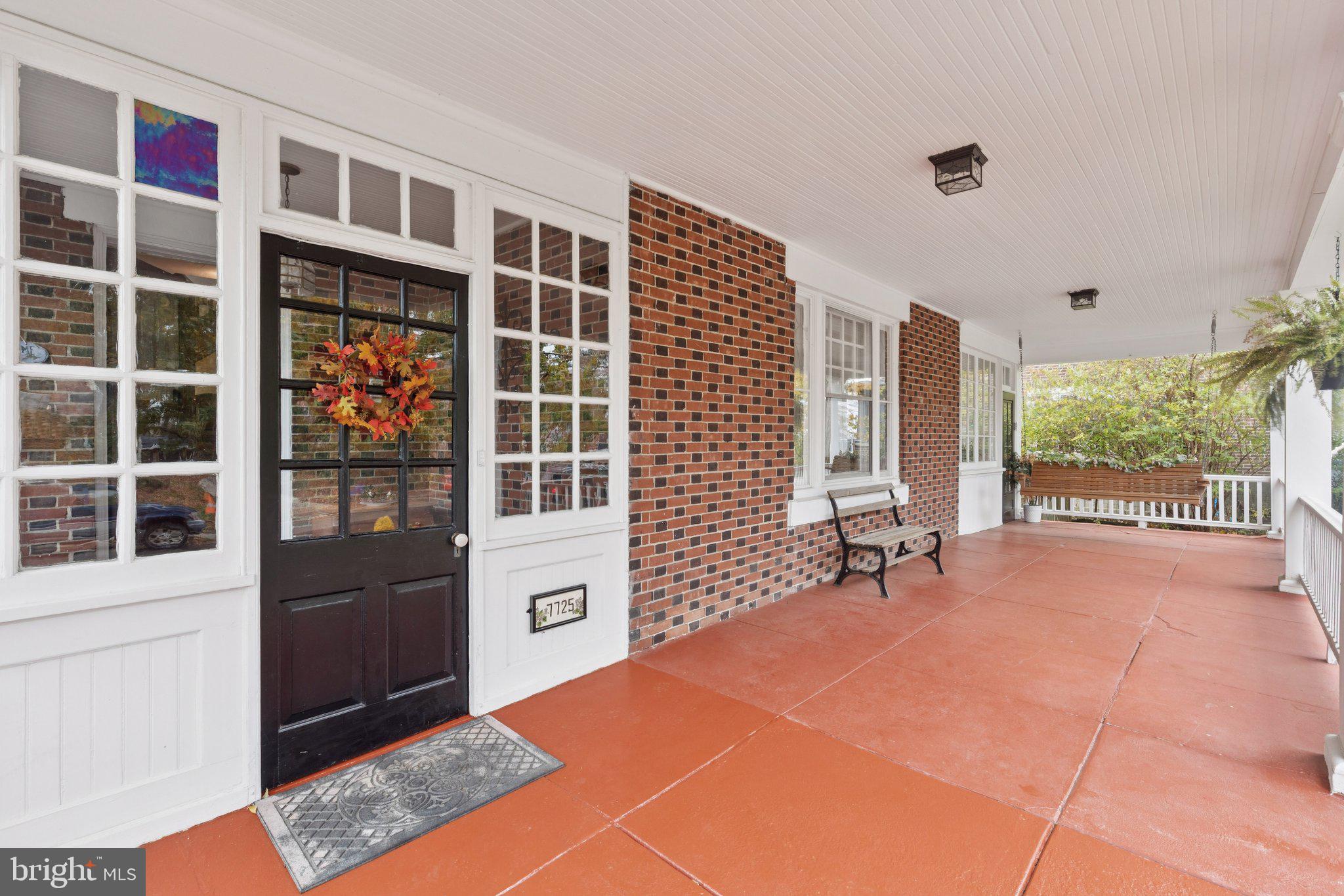 CHESTNUT HILL - Residential