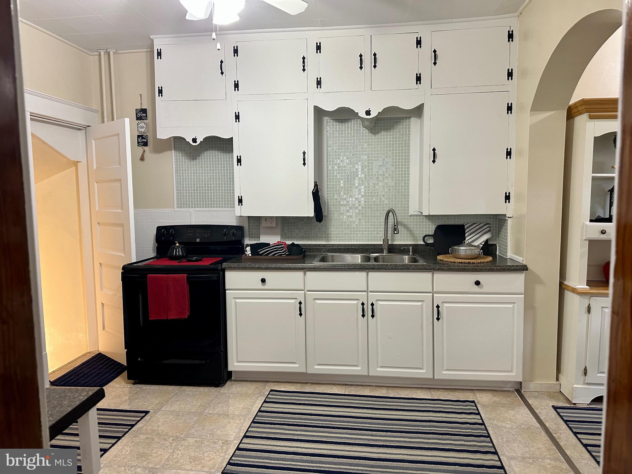 JOHNSON HEIGHTS - Residential