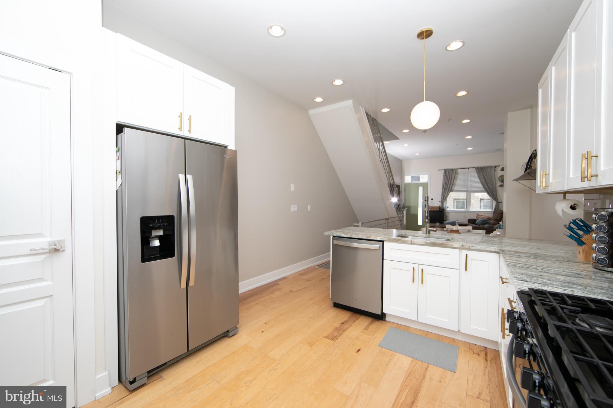 DICKINSON NARROWS - Residential