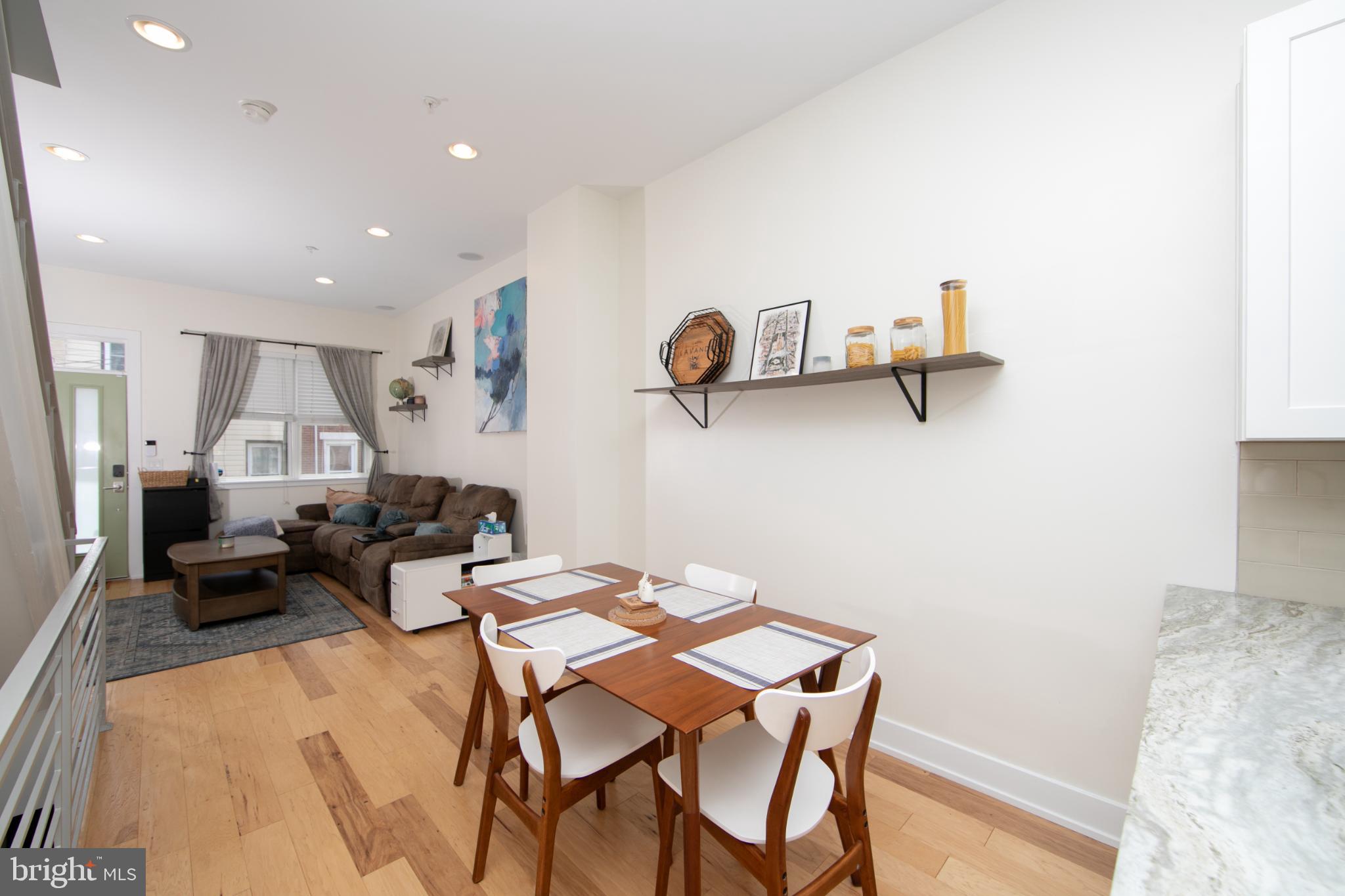 DICKINSON NARROWS - Residential