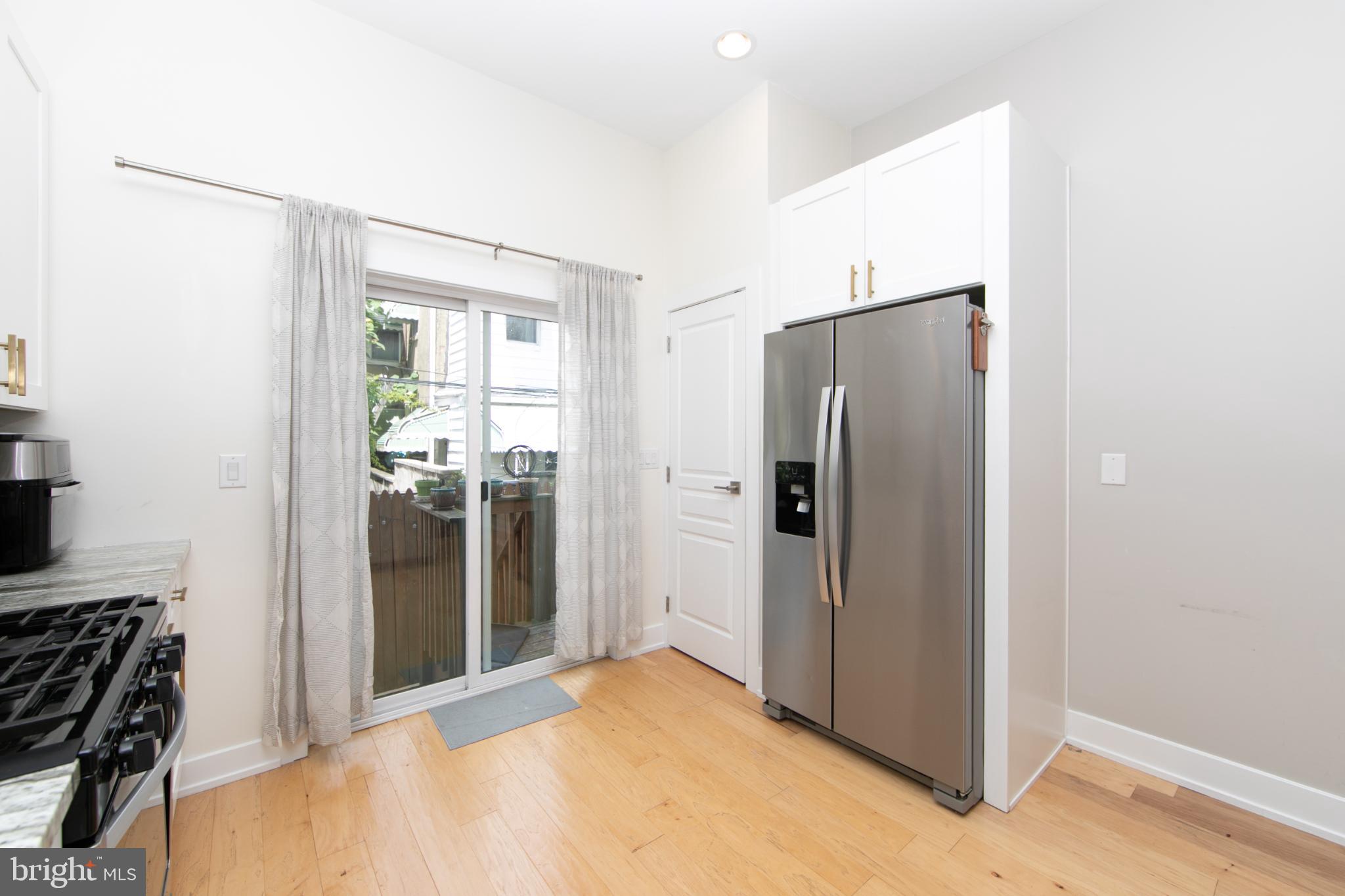 DICKINSON NARROWS - Residential