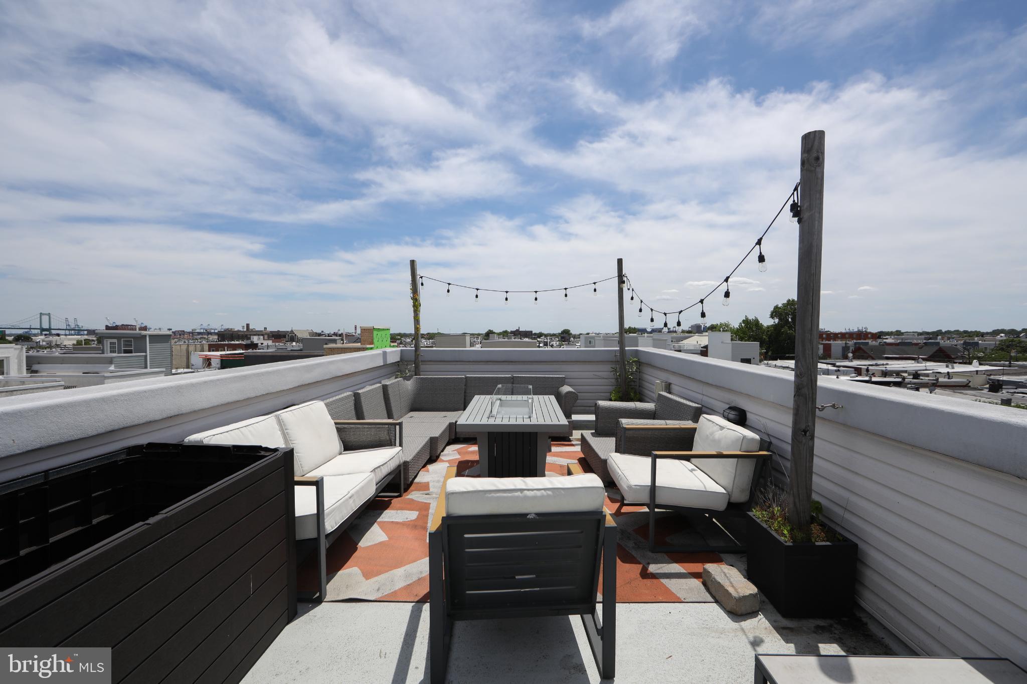 DICKINSON NARROWS - Residential