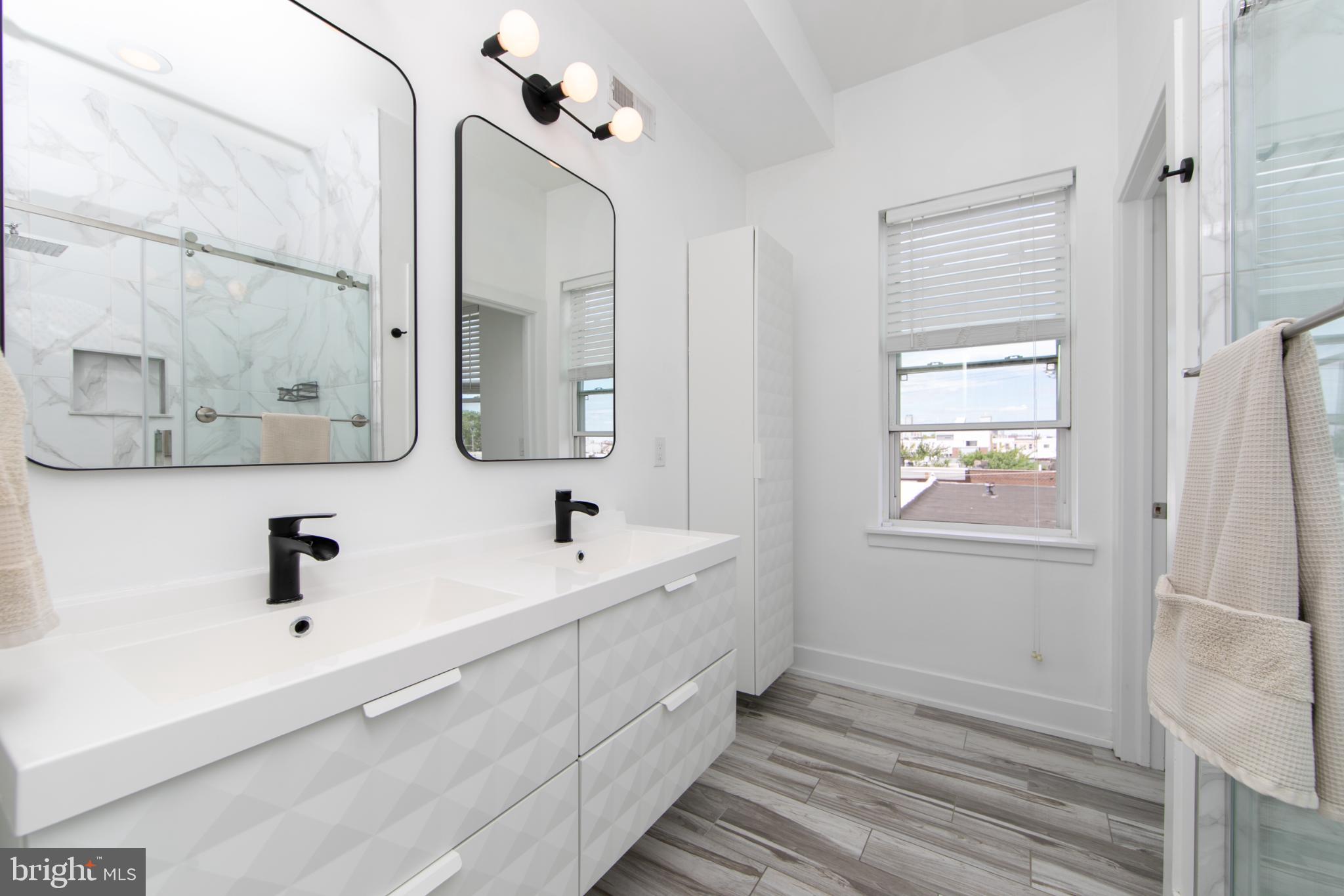 DICKINSON NARROWS - Residential