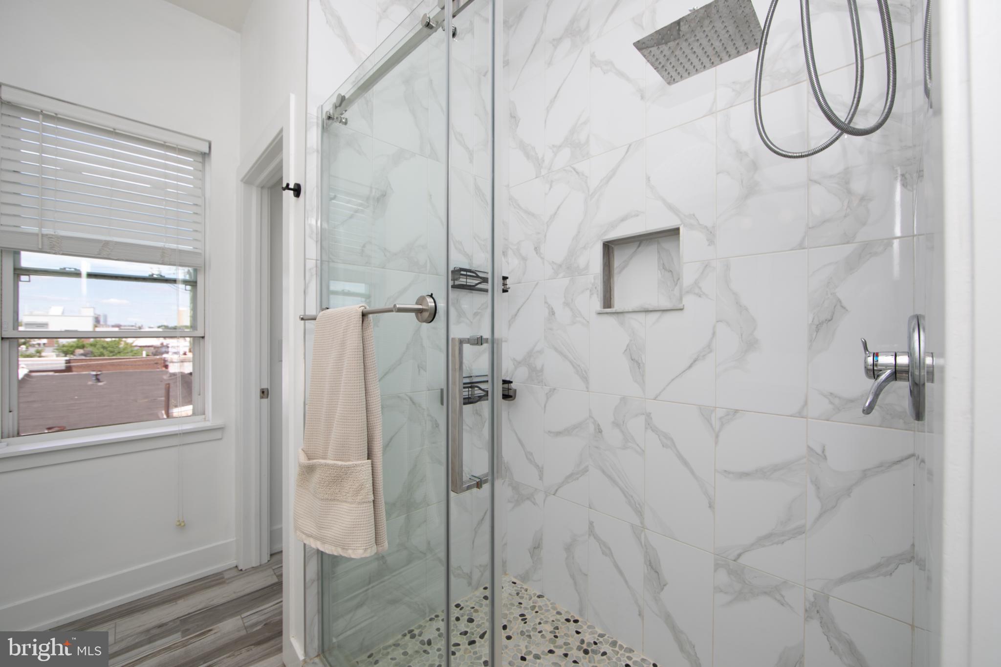 DICKINSON NARROWS - Residential