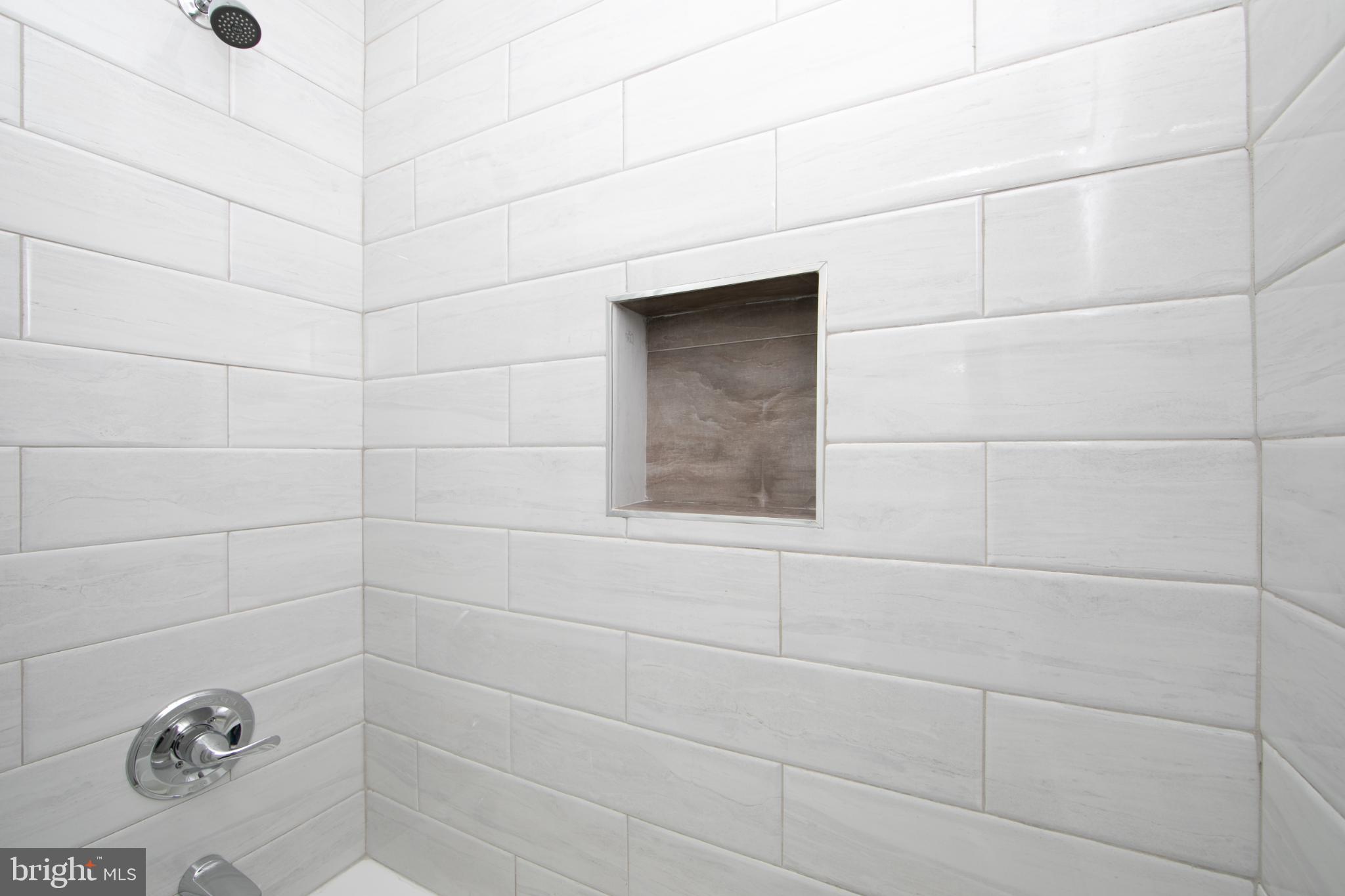 DICKINSON NARROWS - Residential