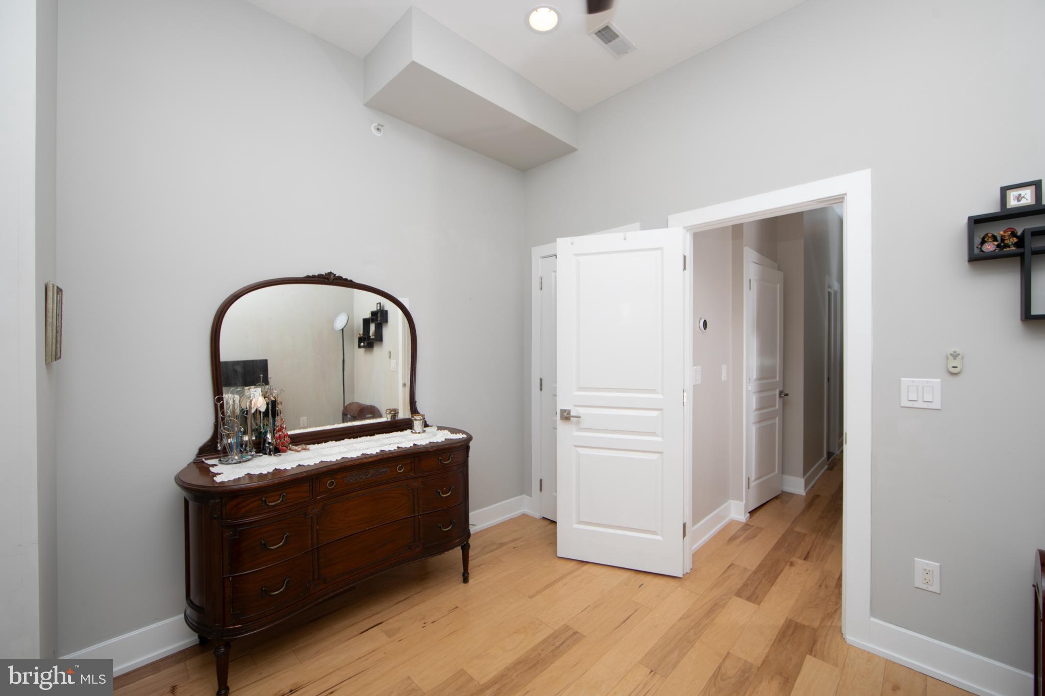 DICKINSON NARROWS - Residential