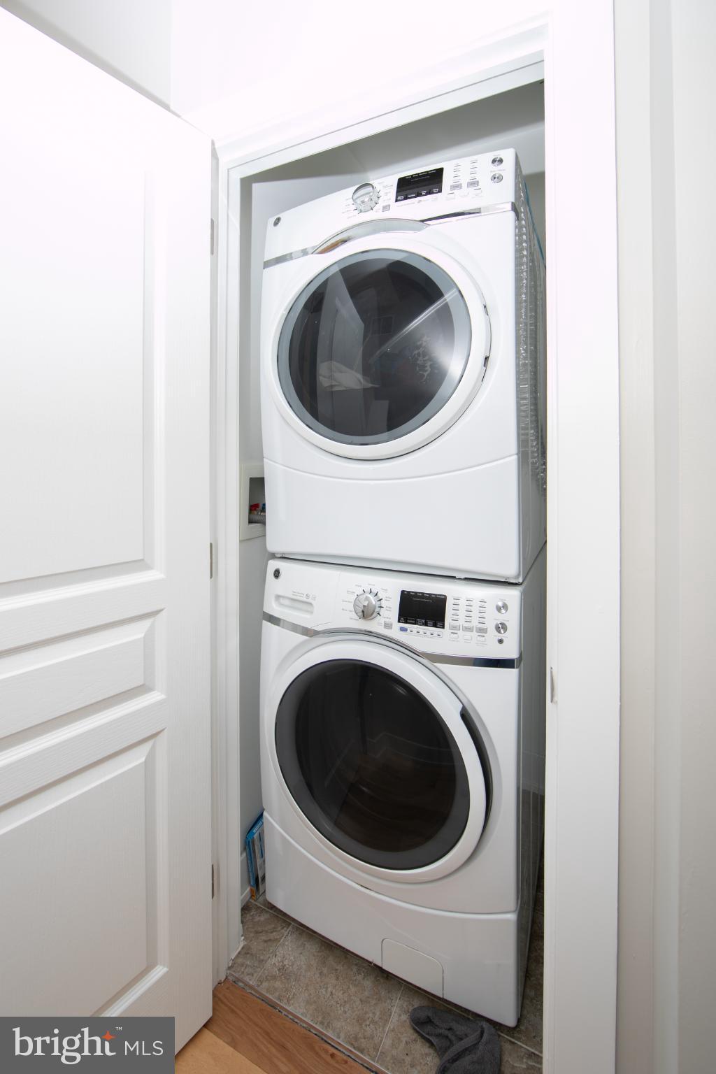 DICKINSON NARROWS - Residential