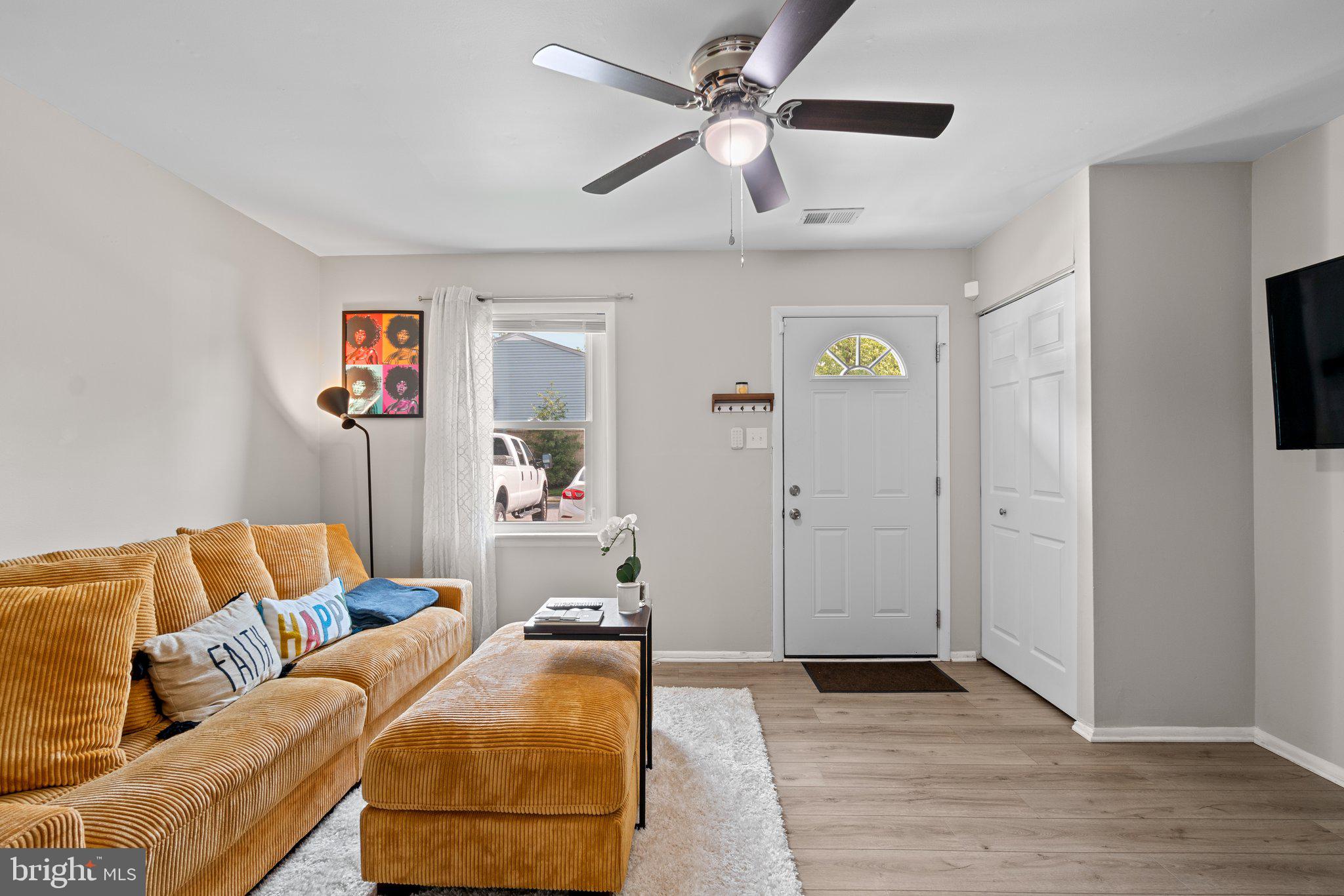 OAK MANOR - Residential Lease