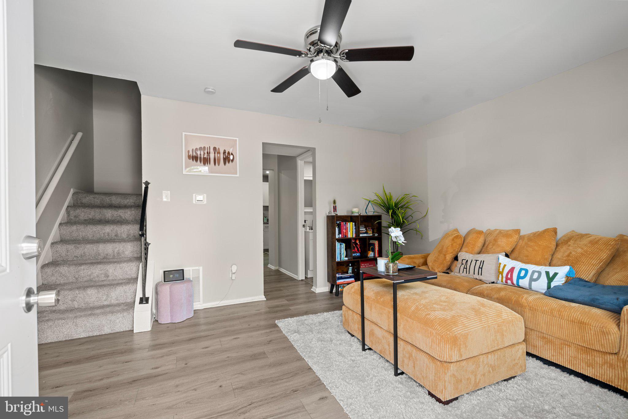 OAK MANOR - Residential Lease