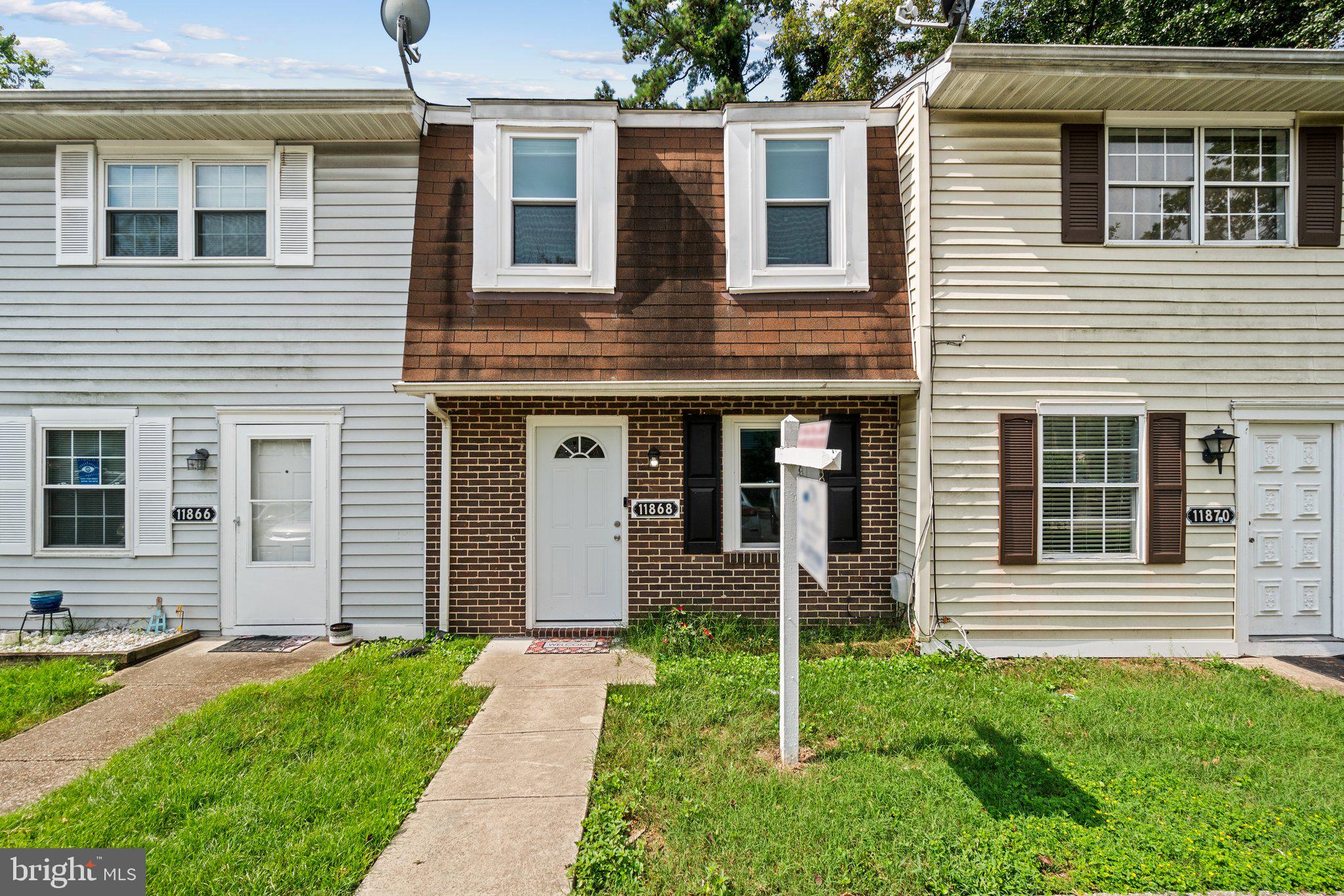 OAK MANOR - Residential Lease