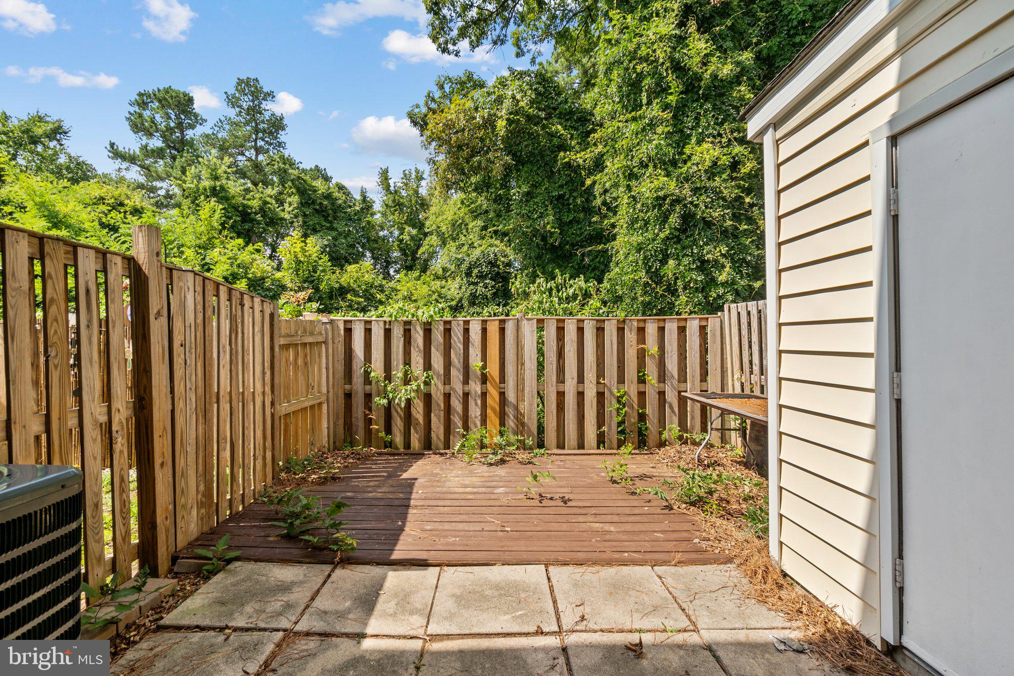 OAK MANOR - Residential Lease