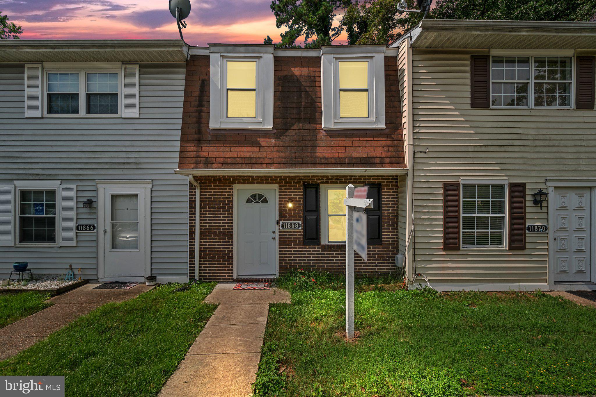 OAK MANOR - Residential Lease