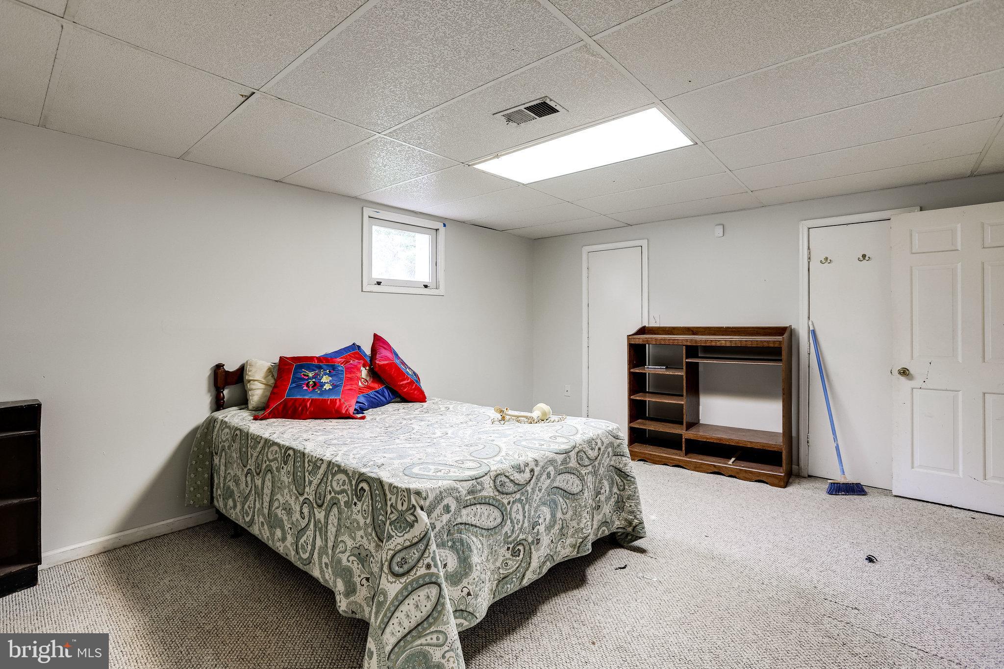 LOCUST HILL - Residential