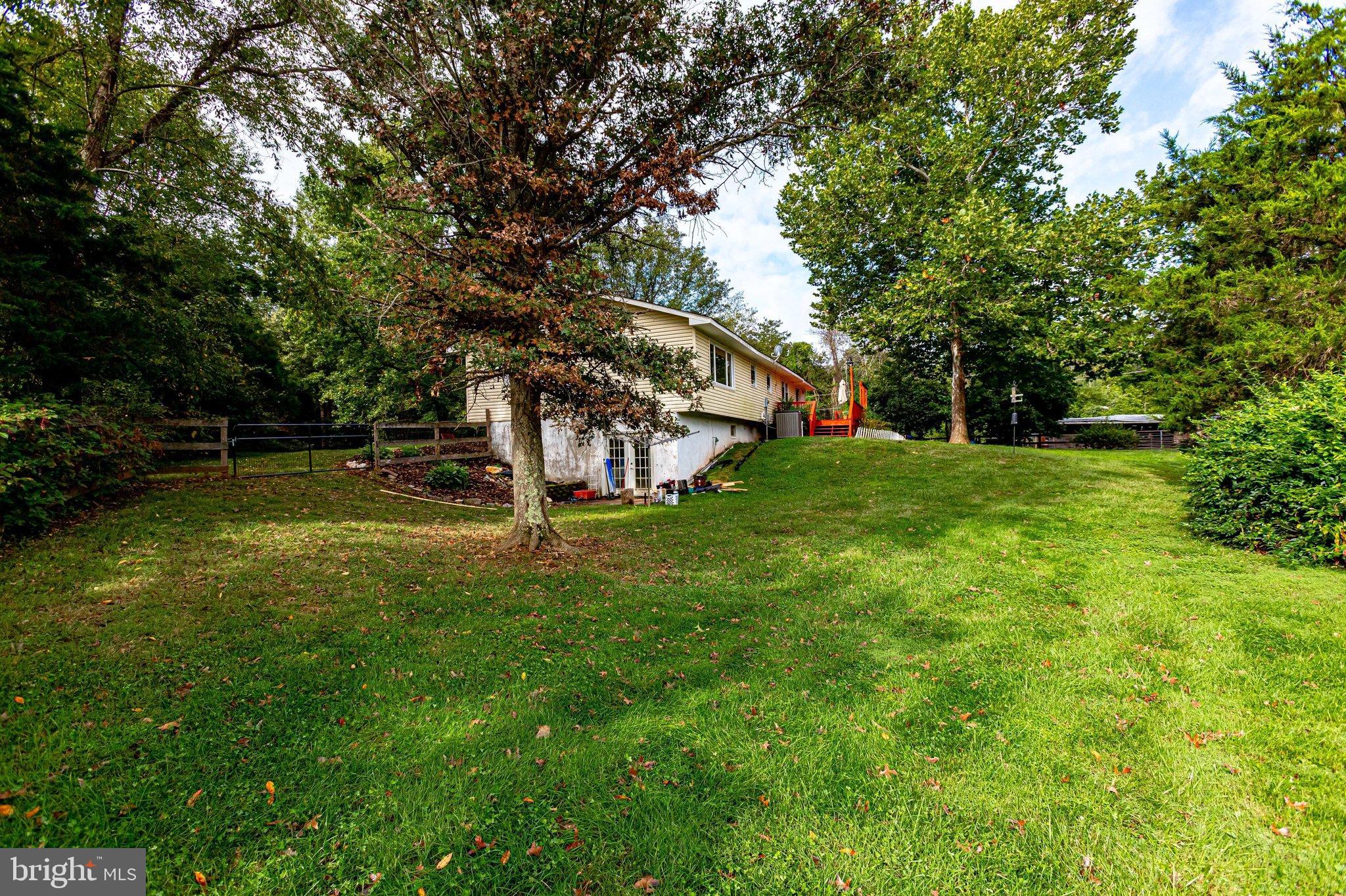 LOCUST HILL - Residential