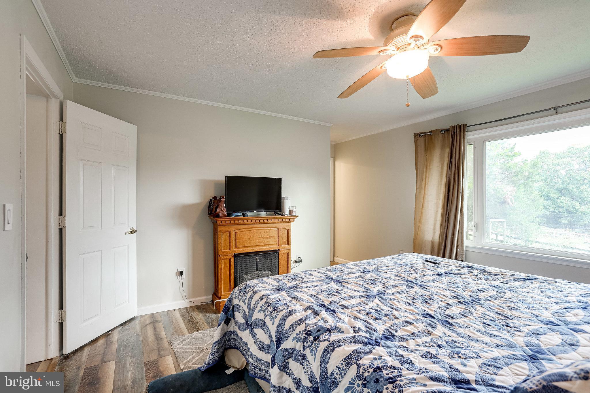 LOCUST HILL - Residential