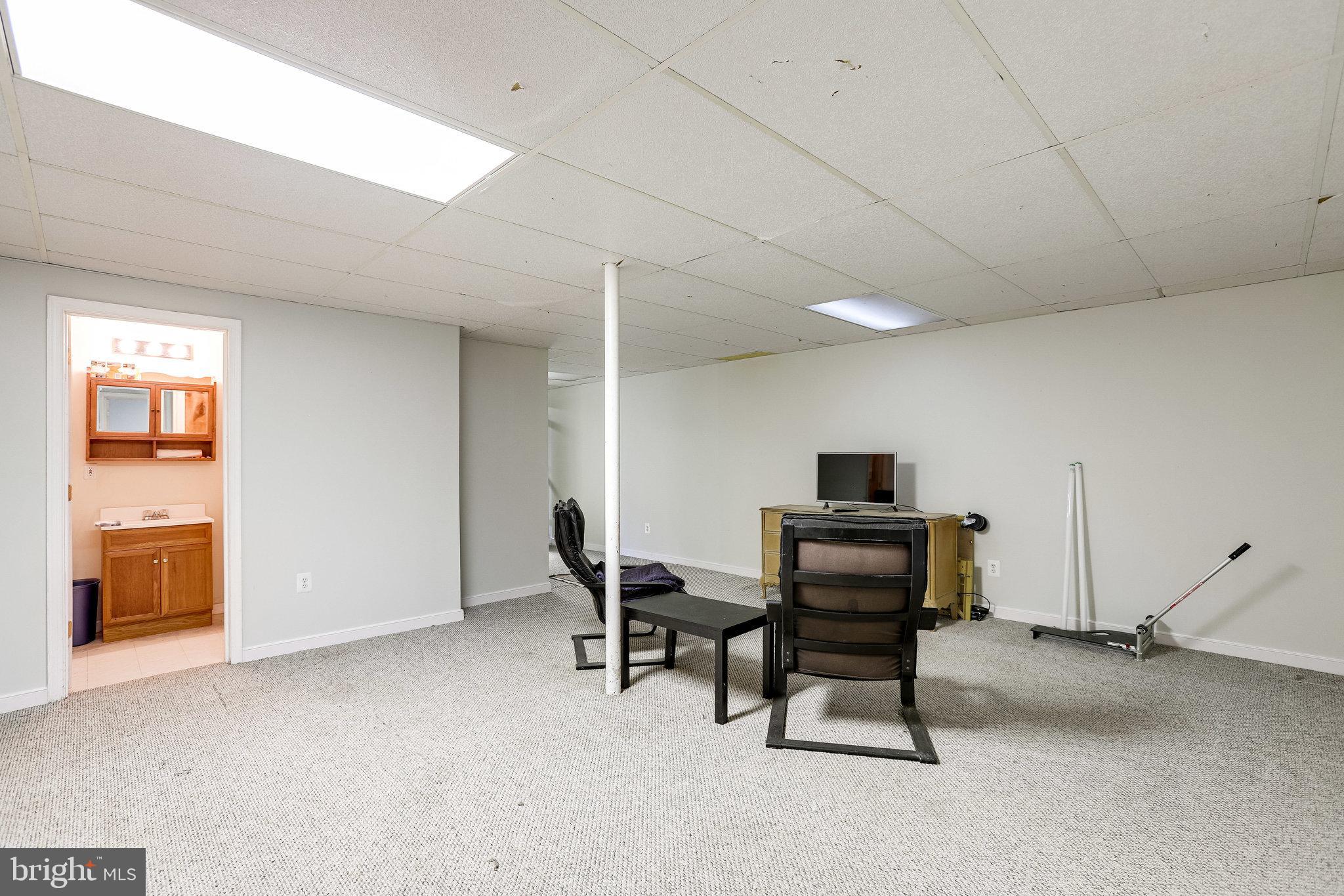 LOCUST HILL - Residential