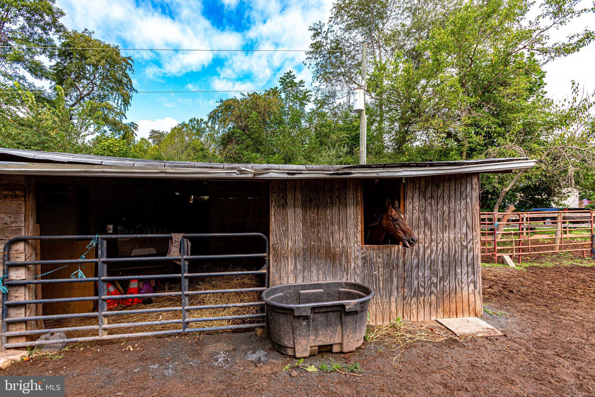 LOCUST HILL - Residential