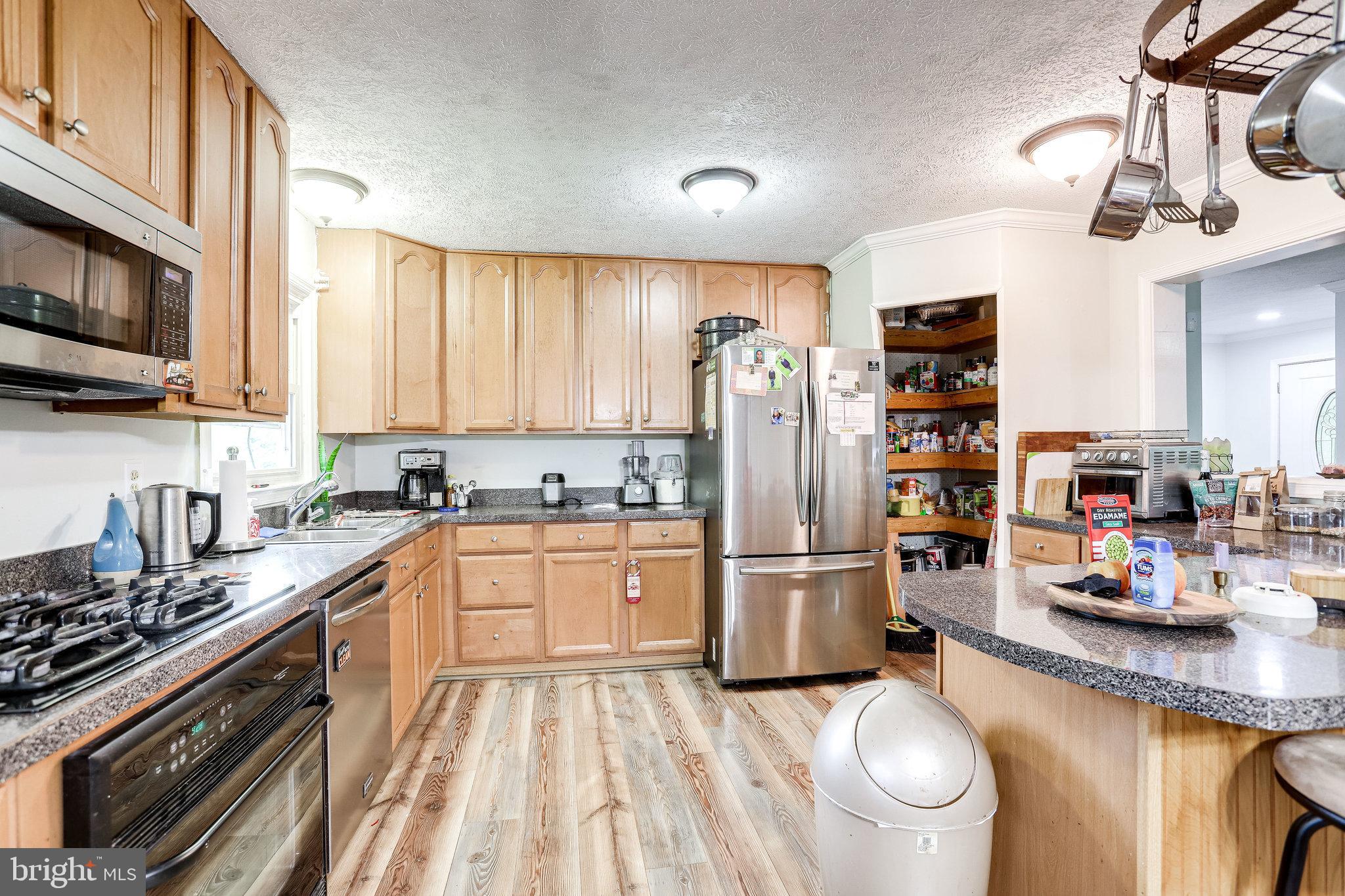 LOCUST HILL - Residential