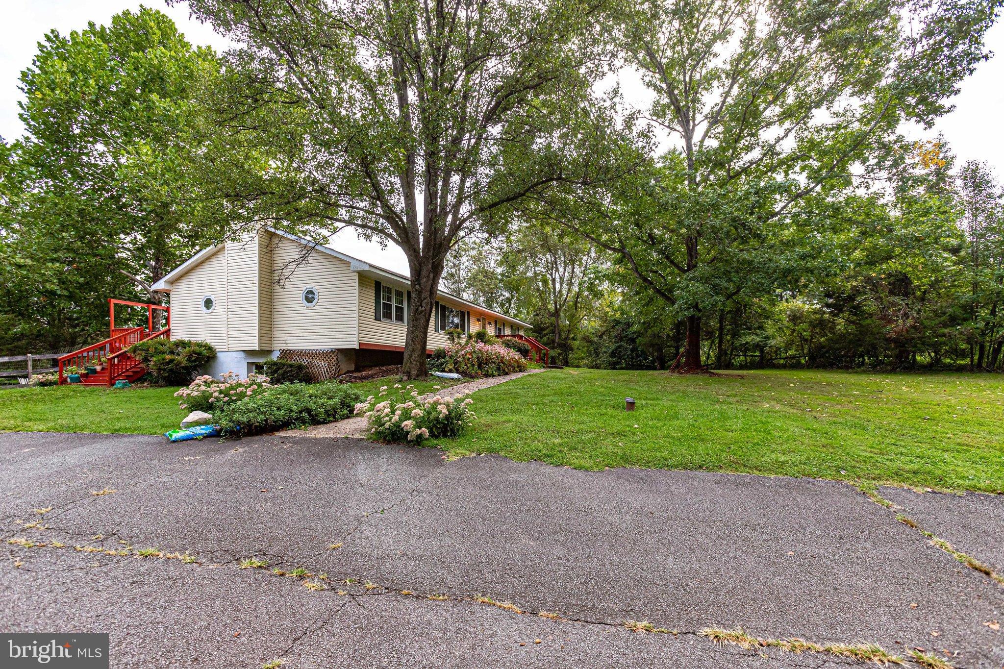 LOCUST HILL - Residential